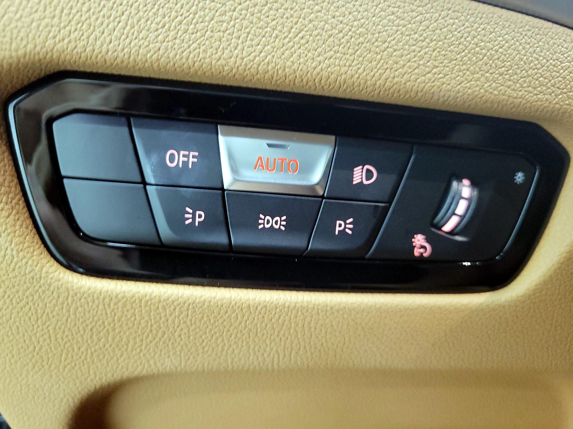 Thumbnail: 2025 BMW i4 - 13