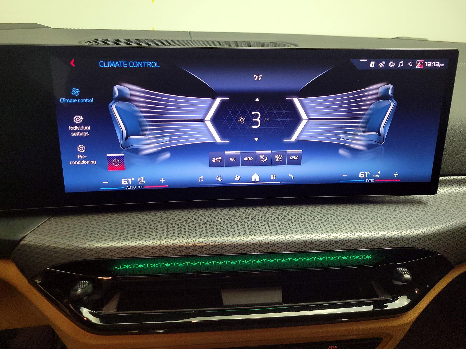 Thumbnail: 2025 BMW i4 - 17