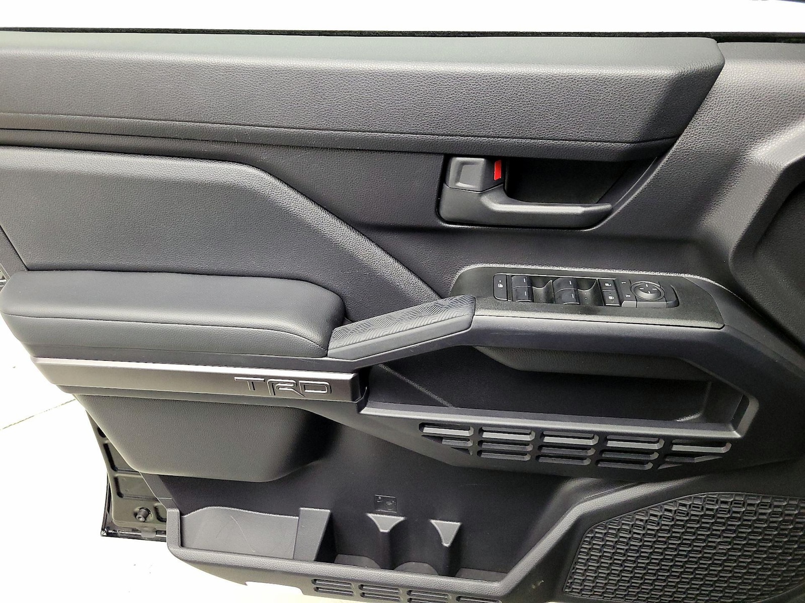 2025 Toyota 4Runner TRD Off-Road - Photo 13