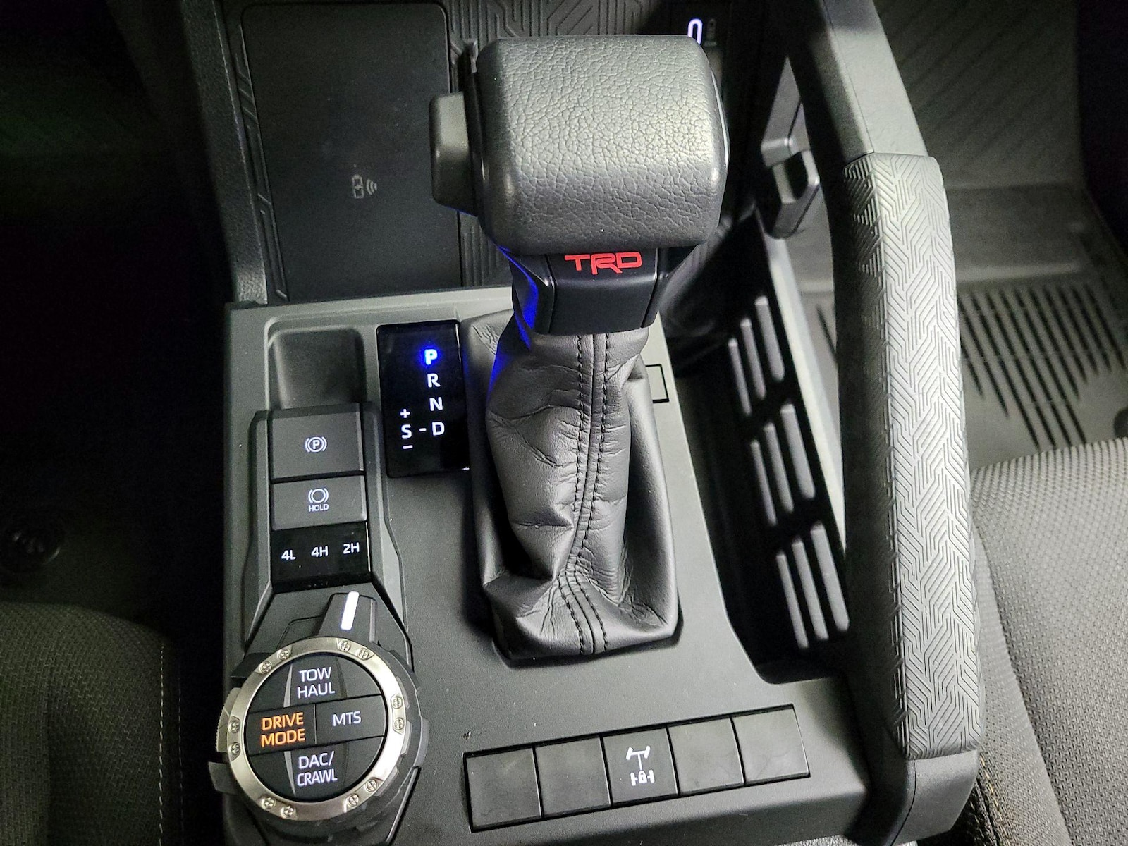 2025 Toyota 4Runner TRD Off-Road - Photo 18
