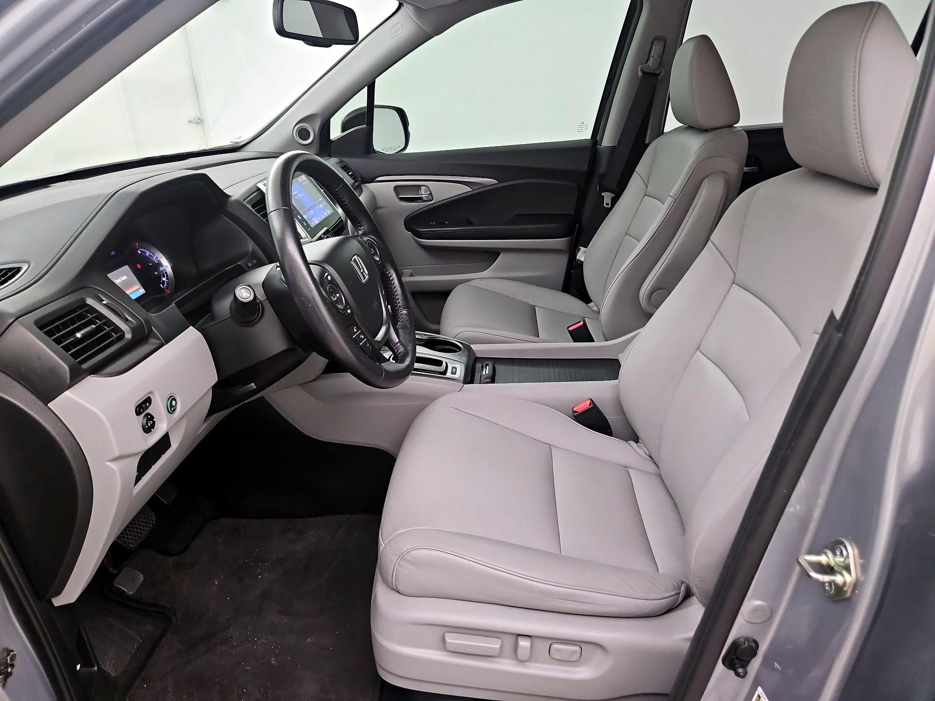 Thumbnail: 2016 Honda Pilot - 9
