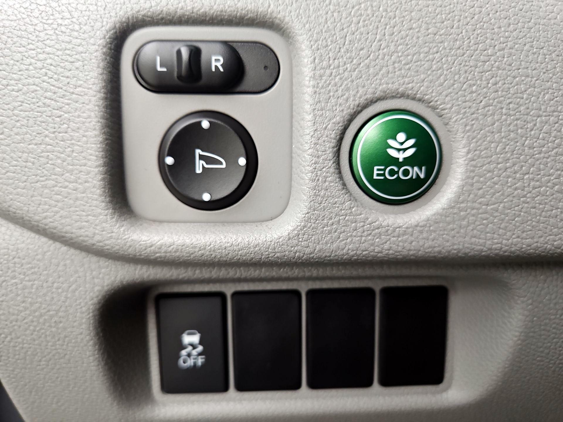 Thumbnail: 2016 Honda Pilot - 11