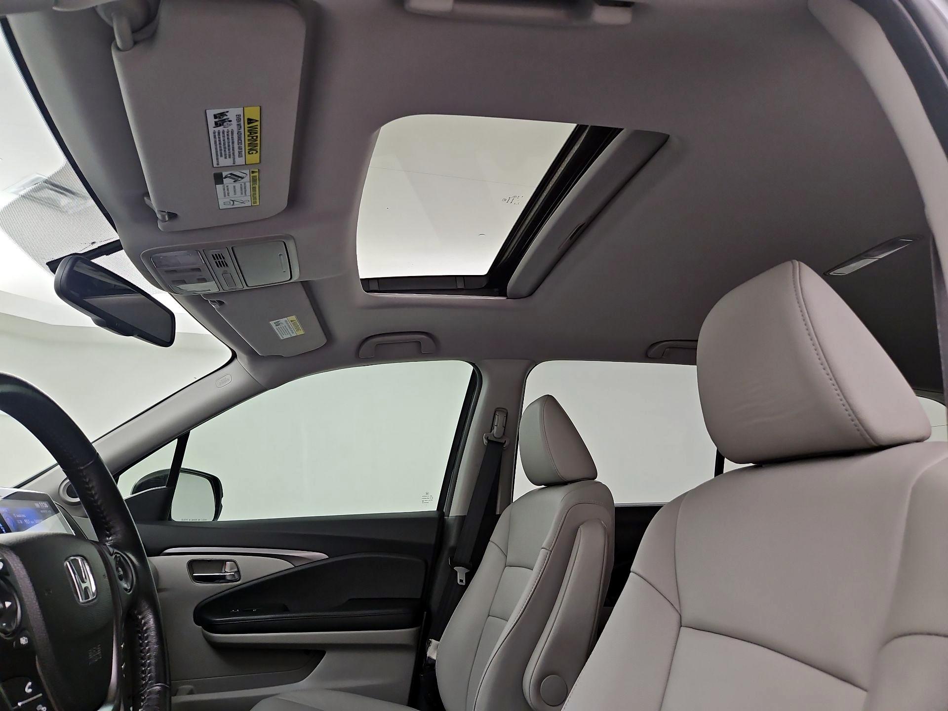 Thumbnail: 2016 Honda Pilot - 17