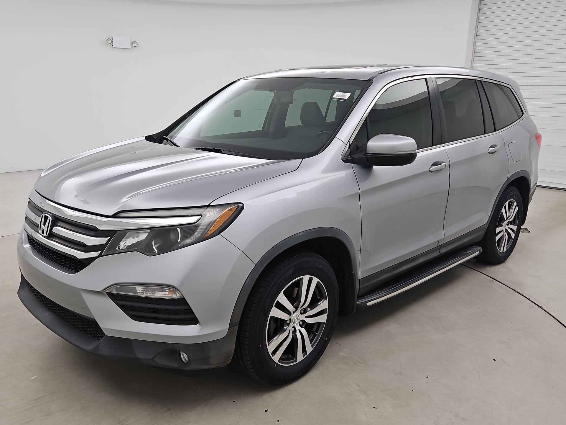 Thumbnail: 2016 Honda Pilot - 3