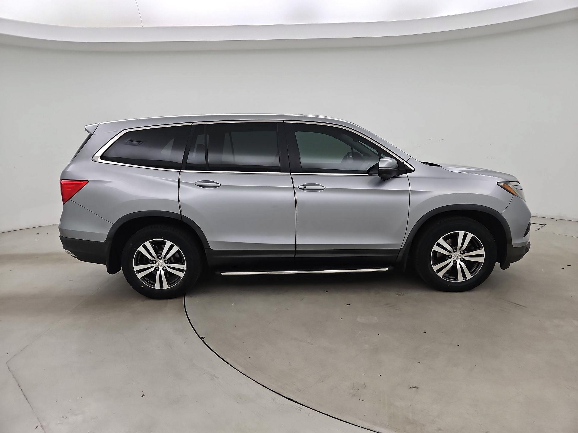 Thumbnail: 2016 Honda Pilot - 4