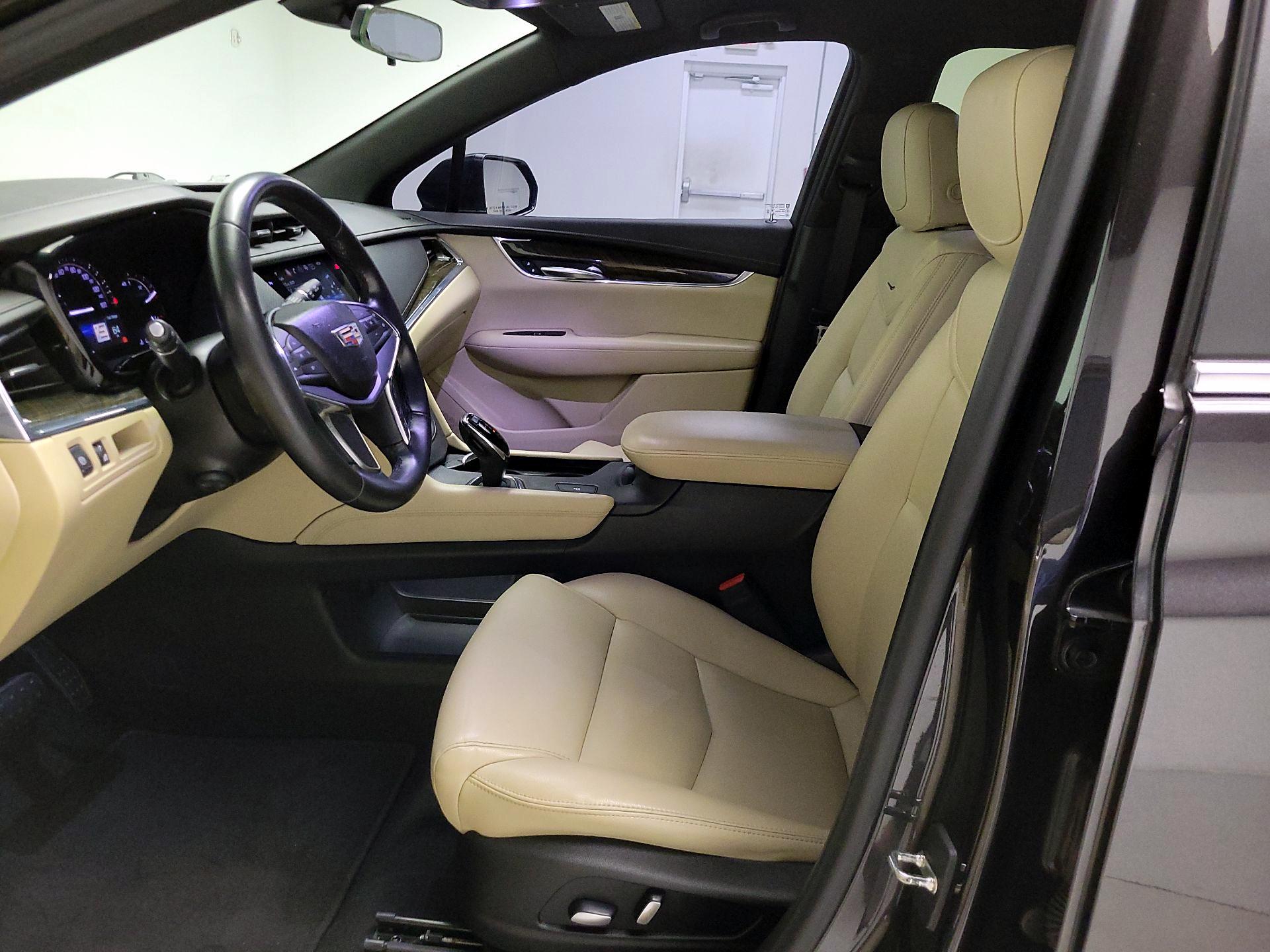 Thumbnail: 2019 Cadillac XT5 - 11