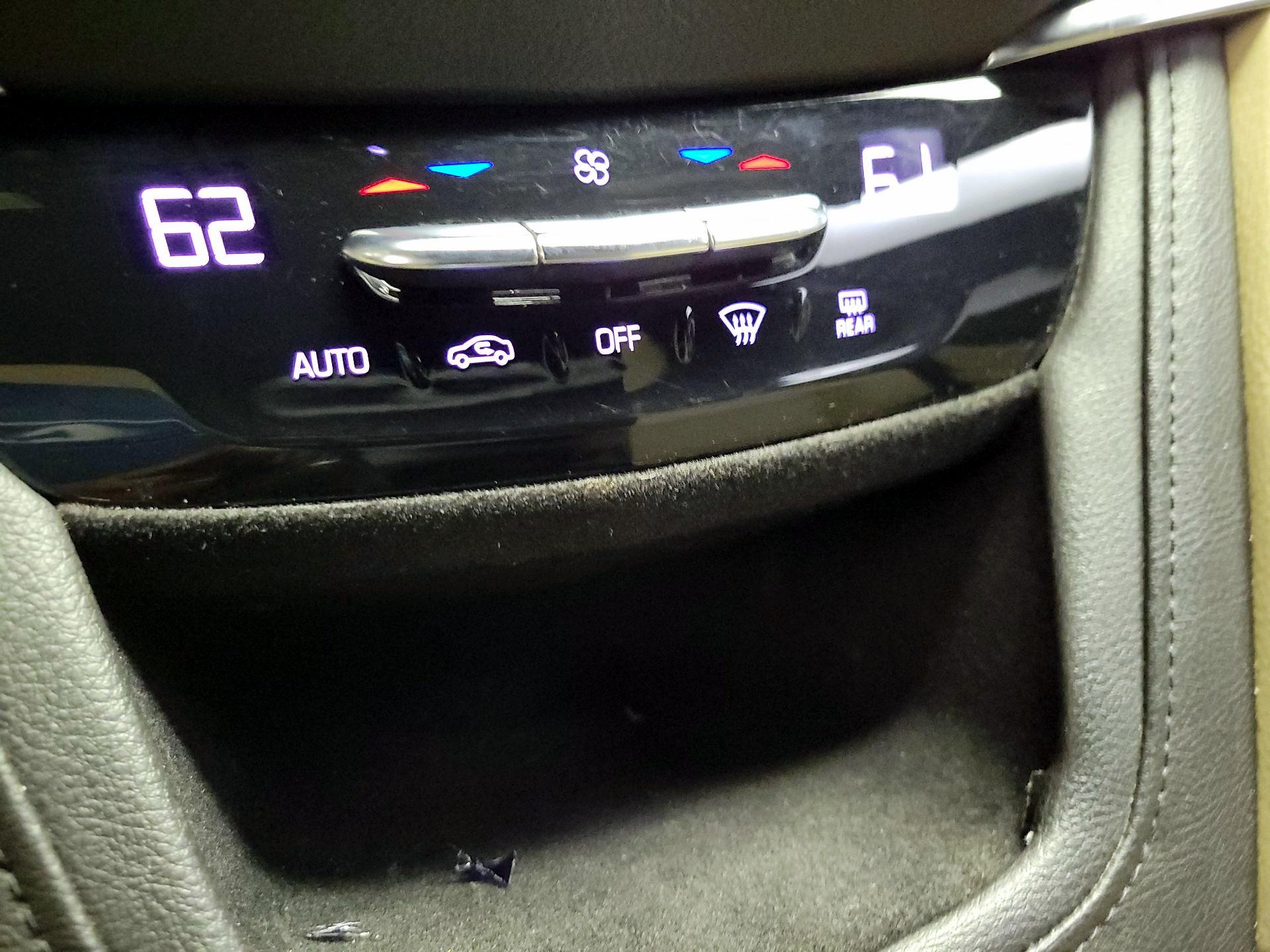 Thumbnail: 2019 Cadillac XT5 - 16