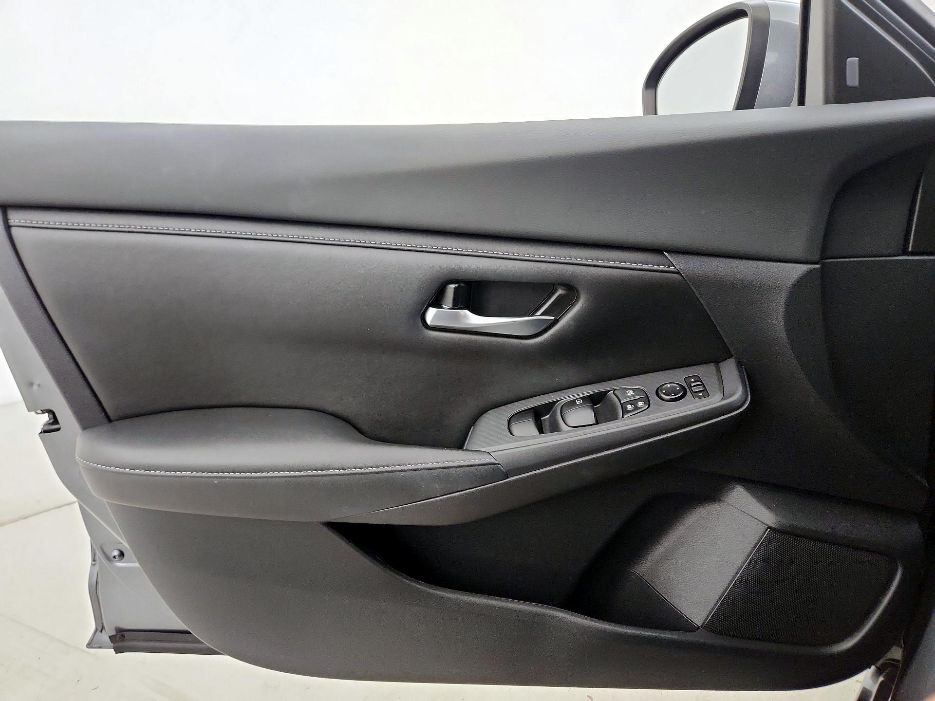 Thumbnail: 2021 Nissan Sentra - 12