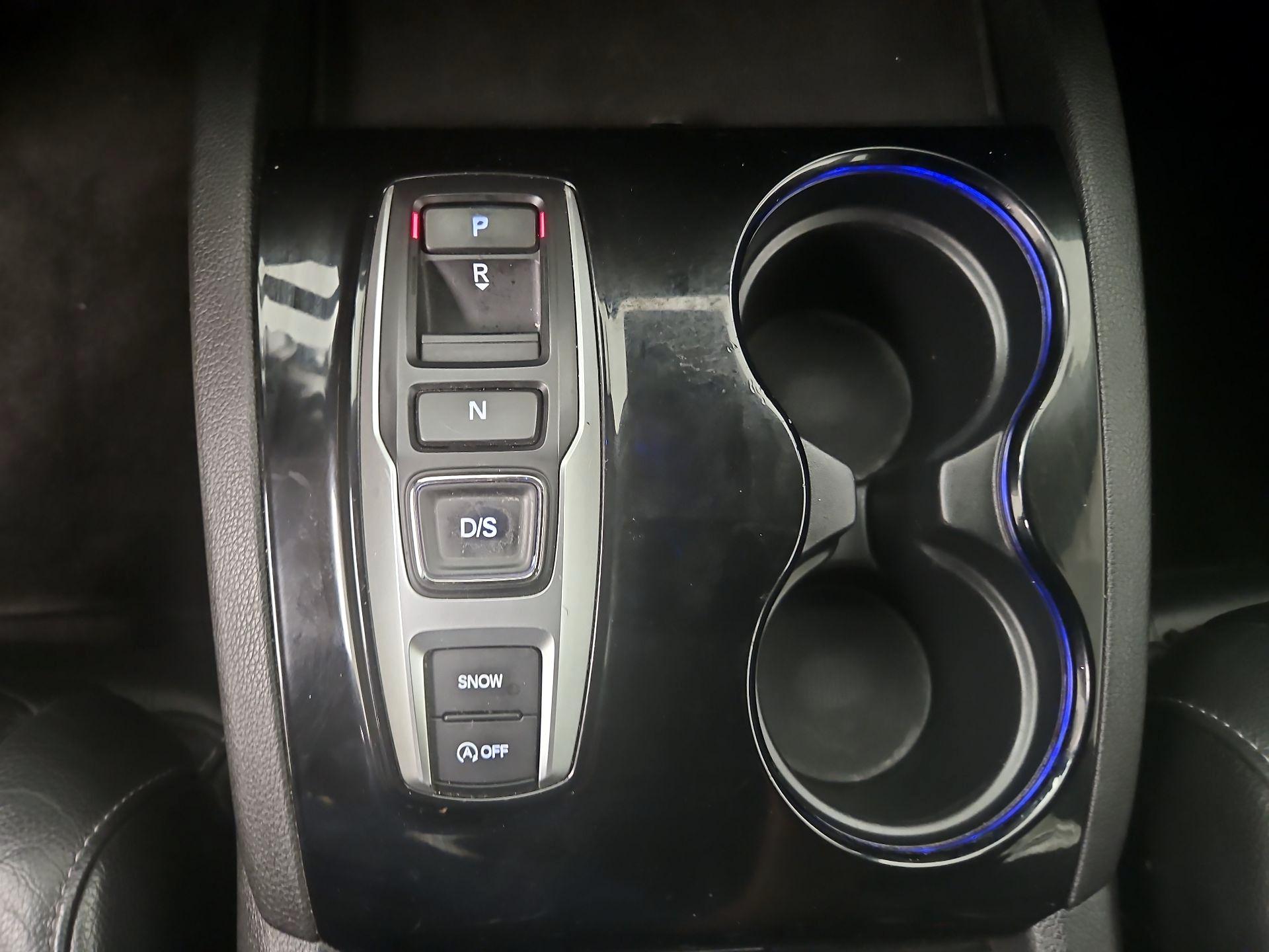Thumbnail: 2016 Honda Pilot - 16