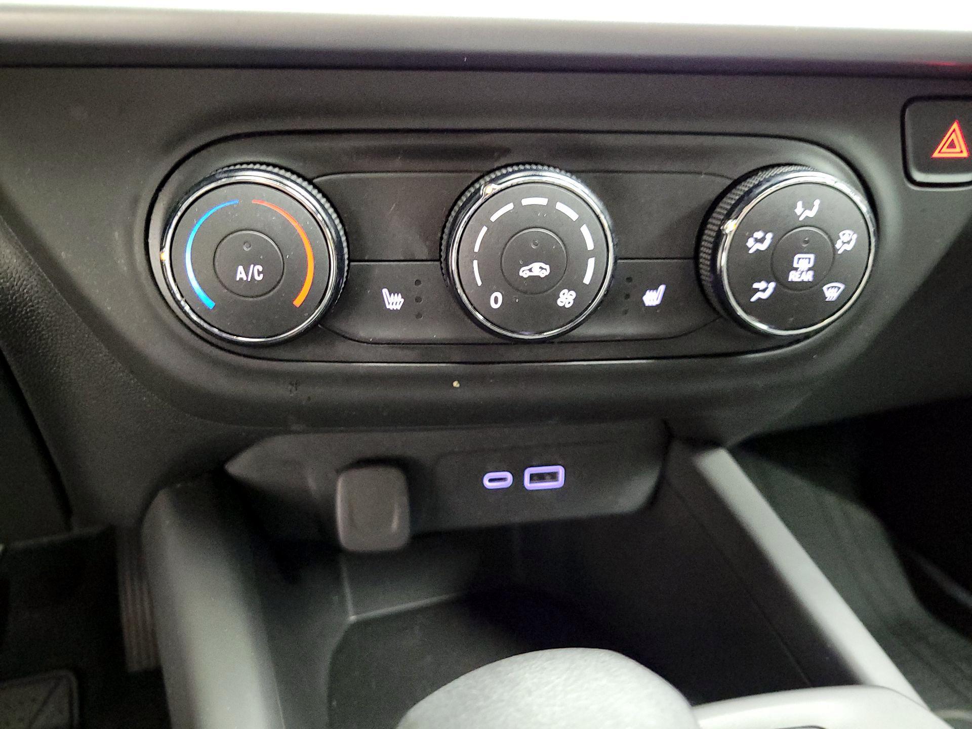 Thumbnail: 2024 Chevrolet Trax - 17