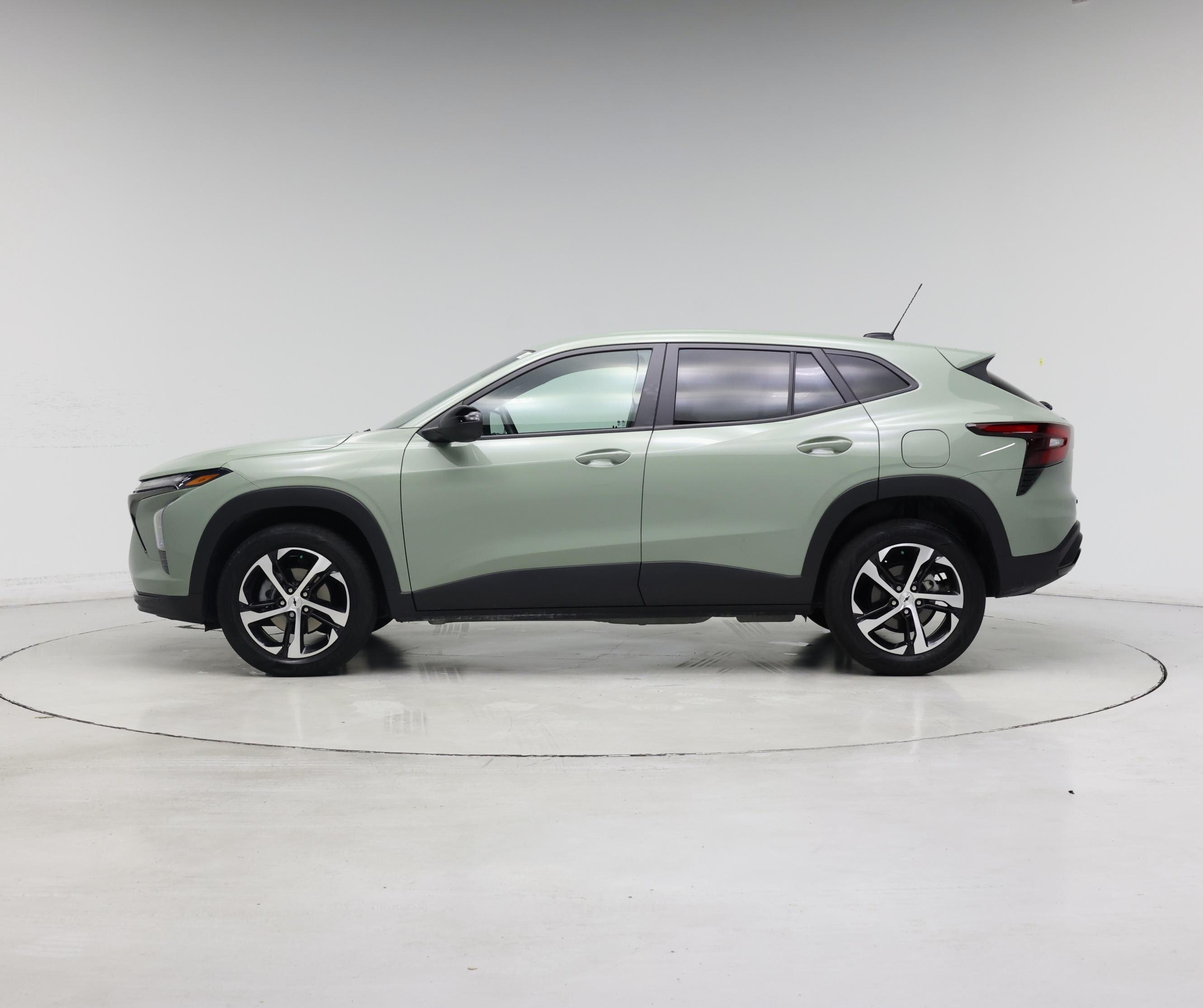 Thumbnail: 2024 Chevrolet Trax - 3