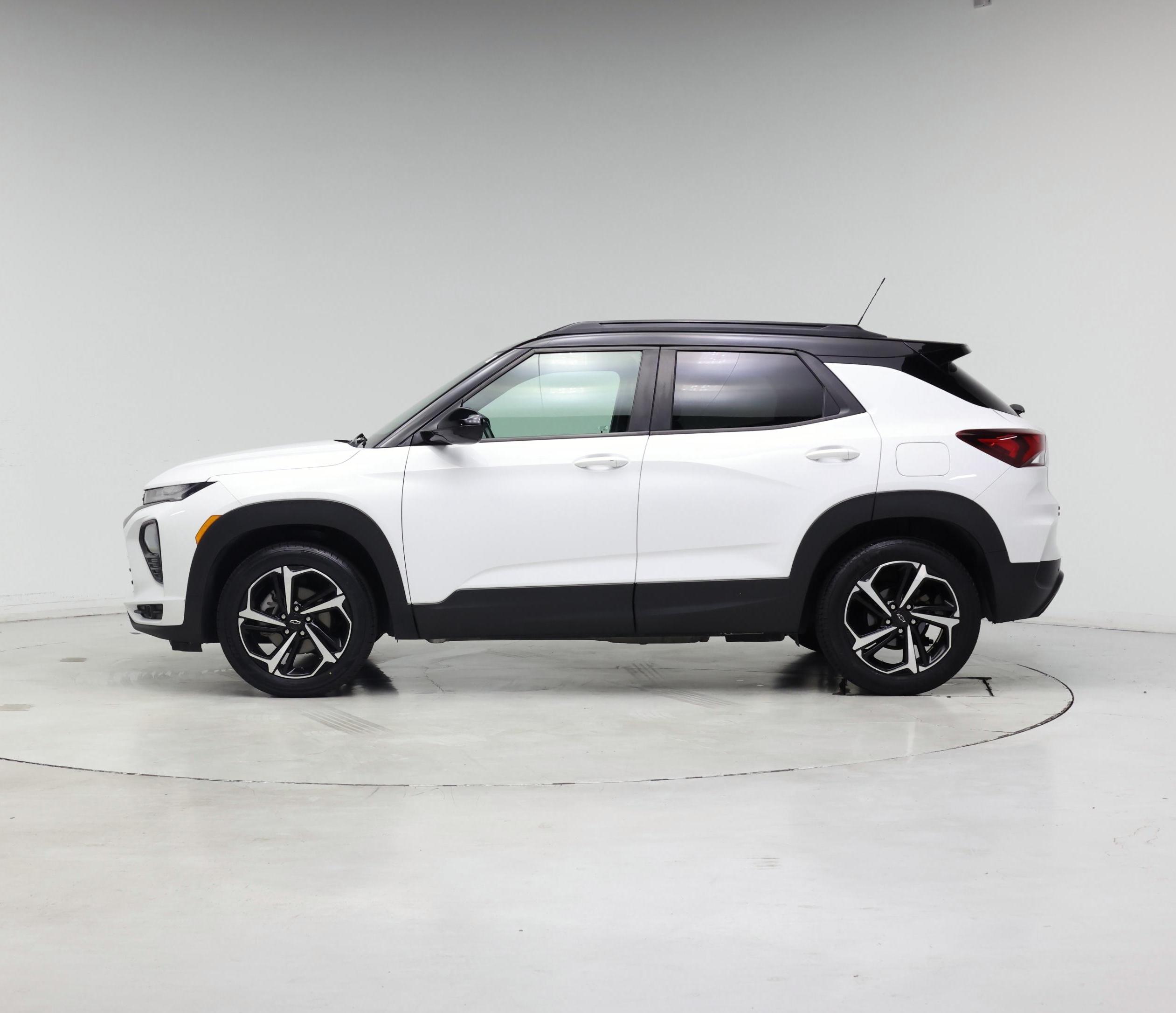 Thumbnail: 2021 Chevrolet TrailBlazer - 3