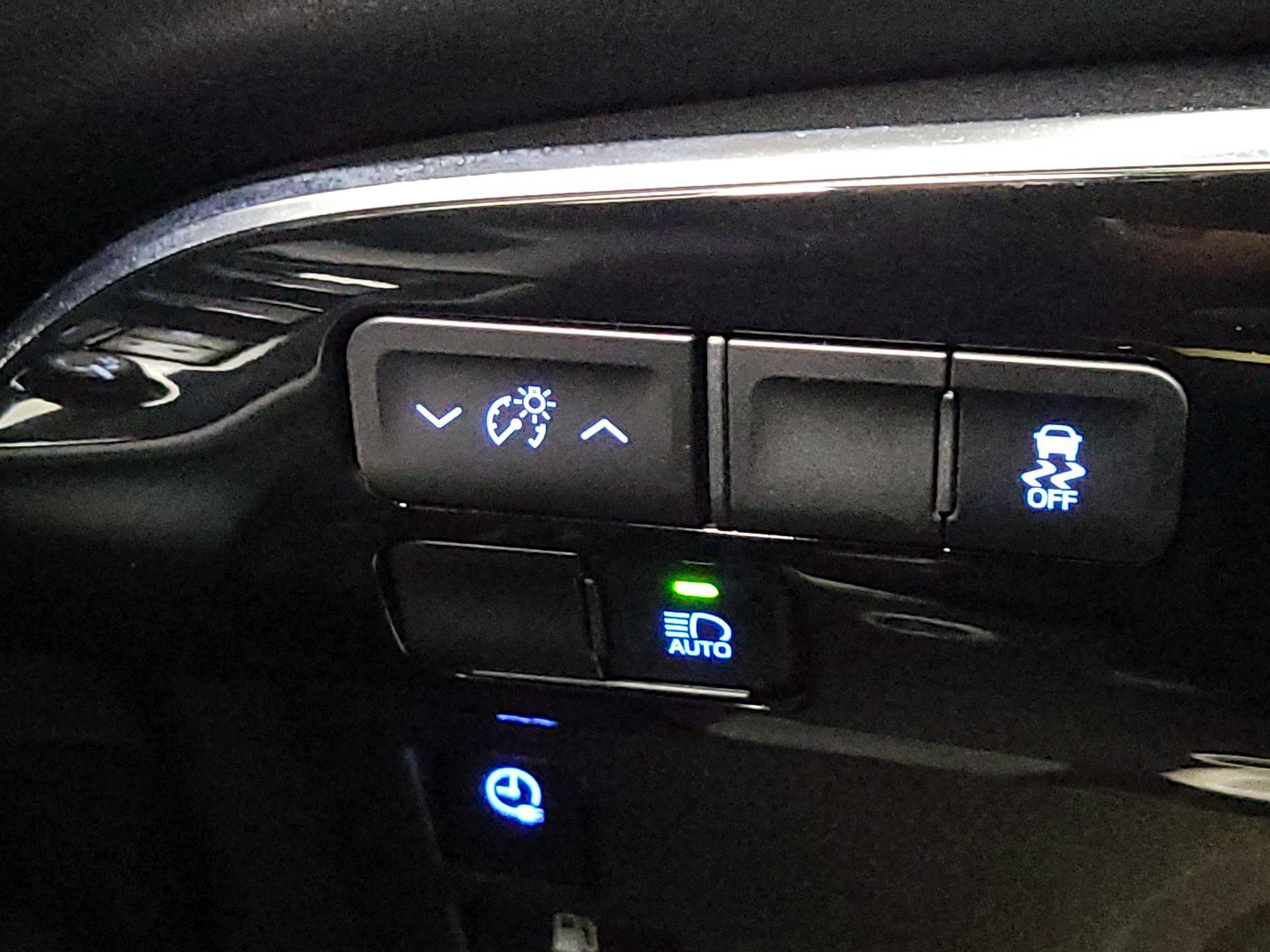 Thumbnail: 2019 Toyota Prius Prime - 13