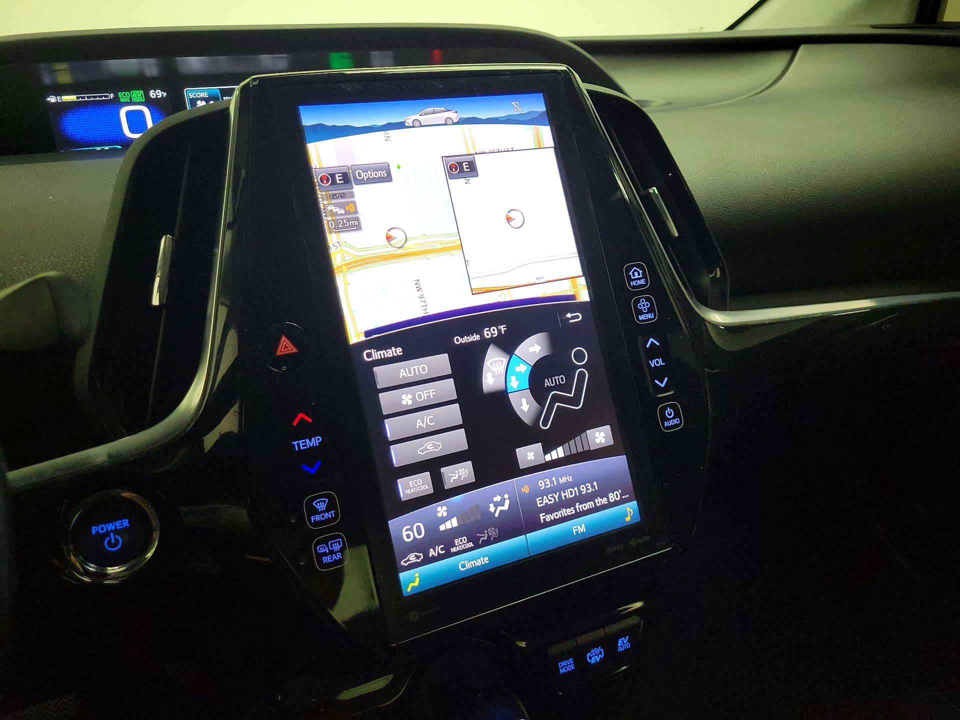 Thumbnail: 2019 Toyota Prius Prime - 17