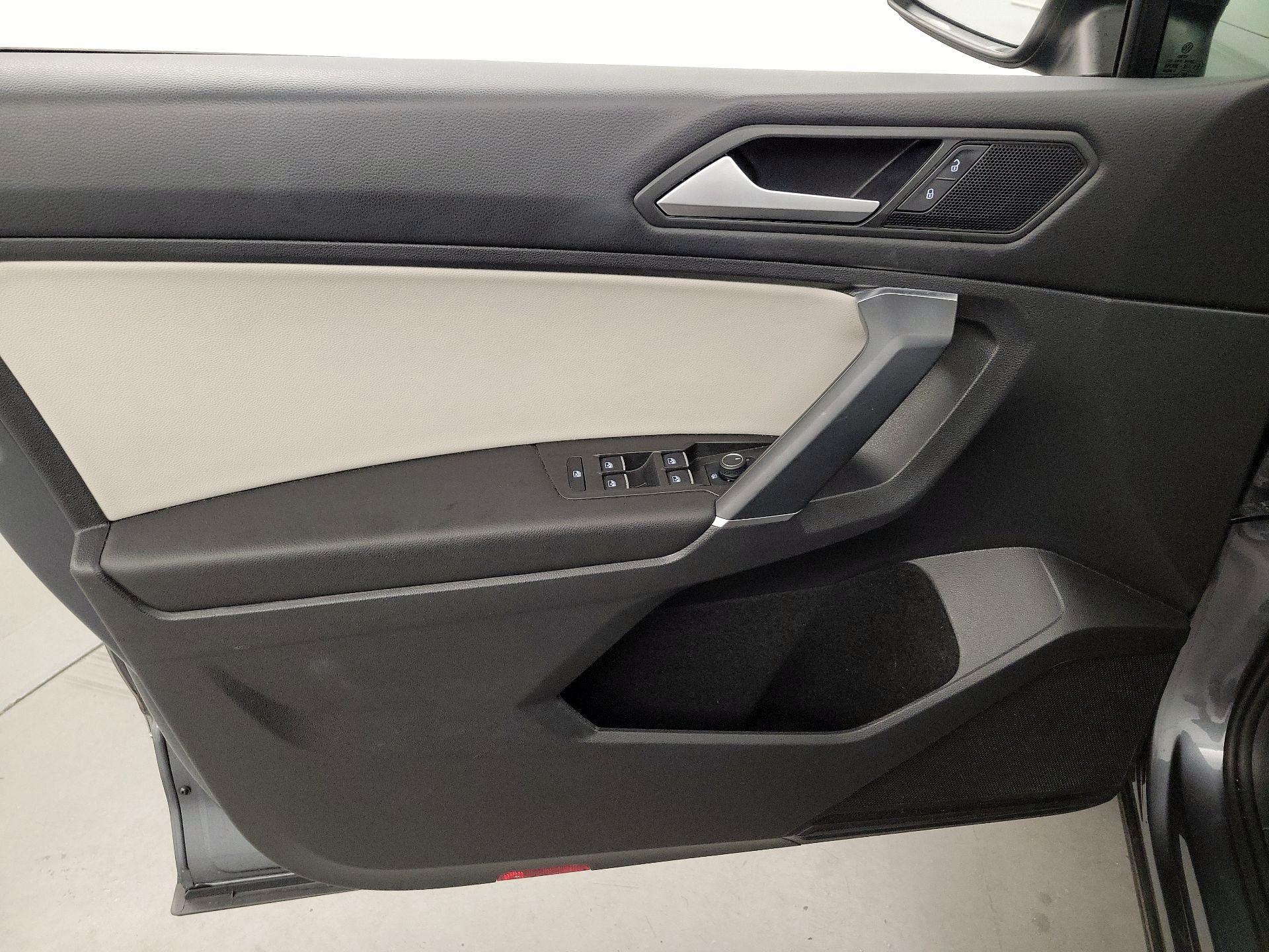 Thumbnail: 2020 Volkswagen Tiguan - 12