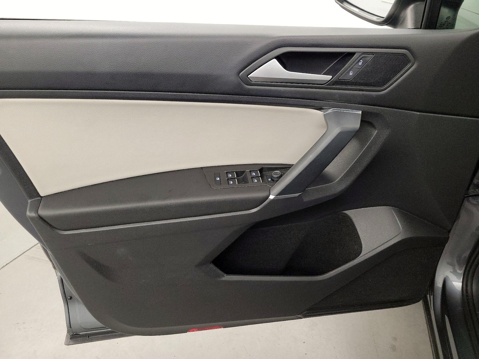 2020 Volkswagen Tiguan SE - Photo 13