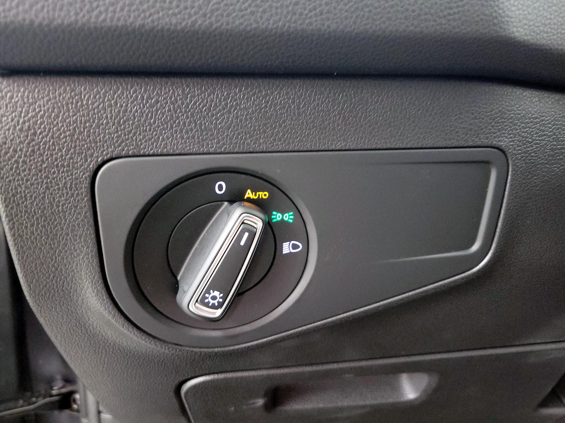 Thumbnail: 2020 Volkswagen Tiguan - 13