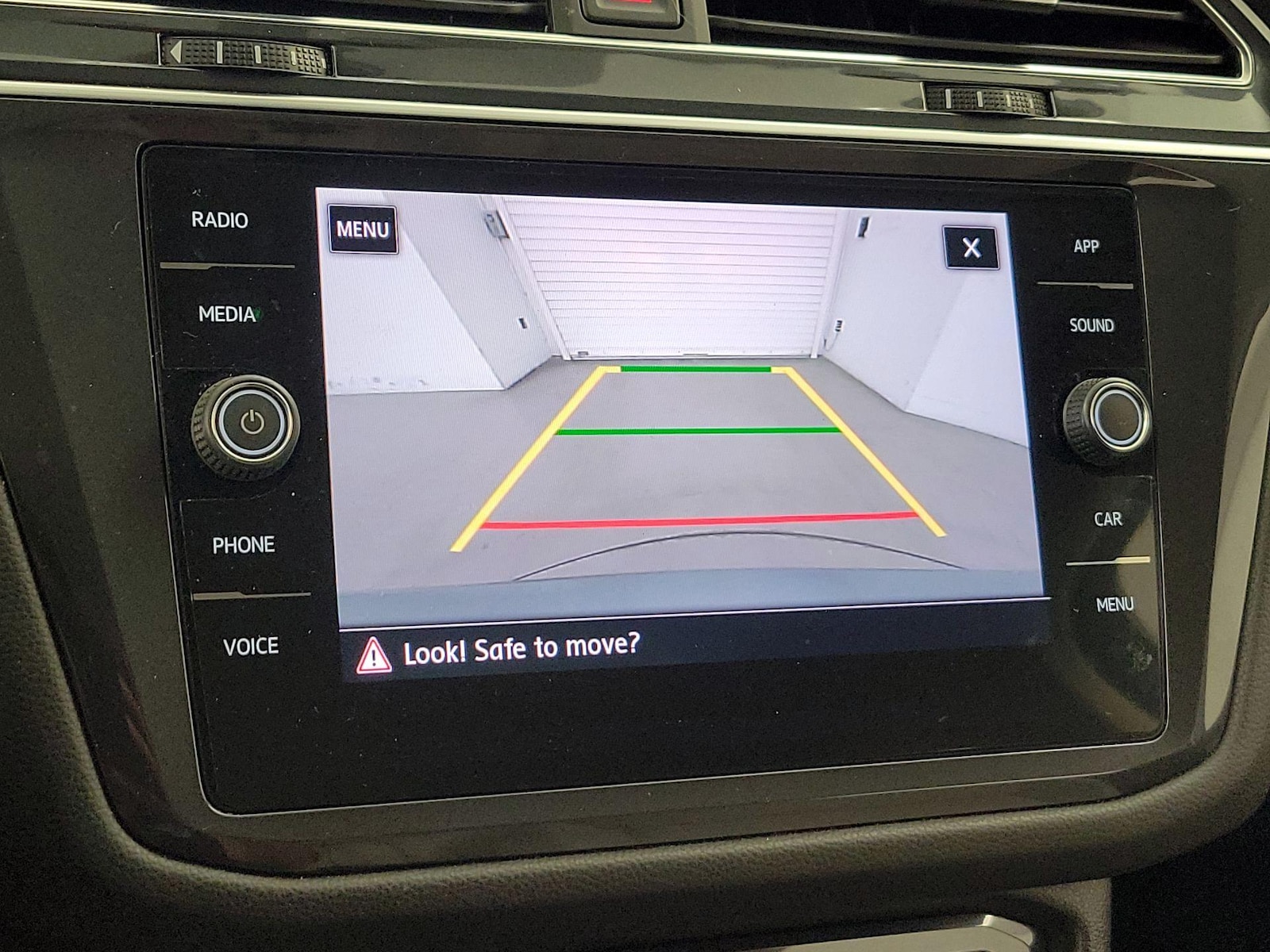 2020 Volkswagen Tiguan SE - Photo 15