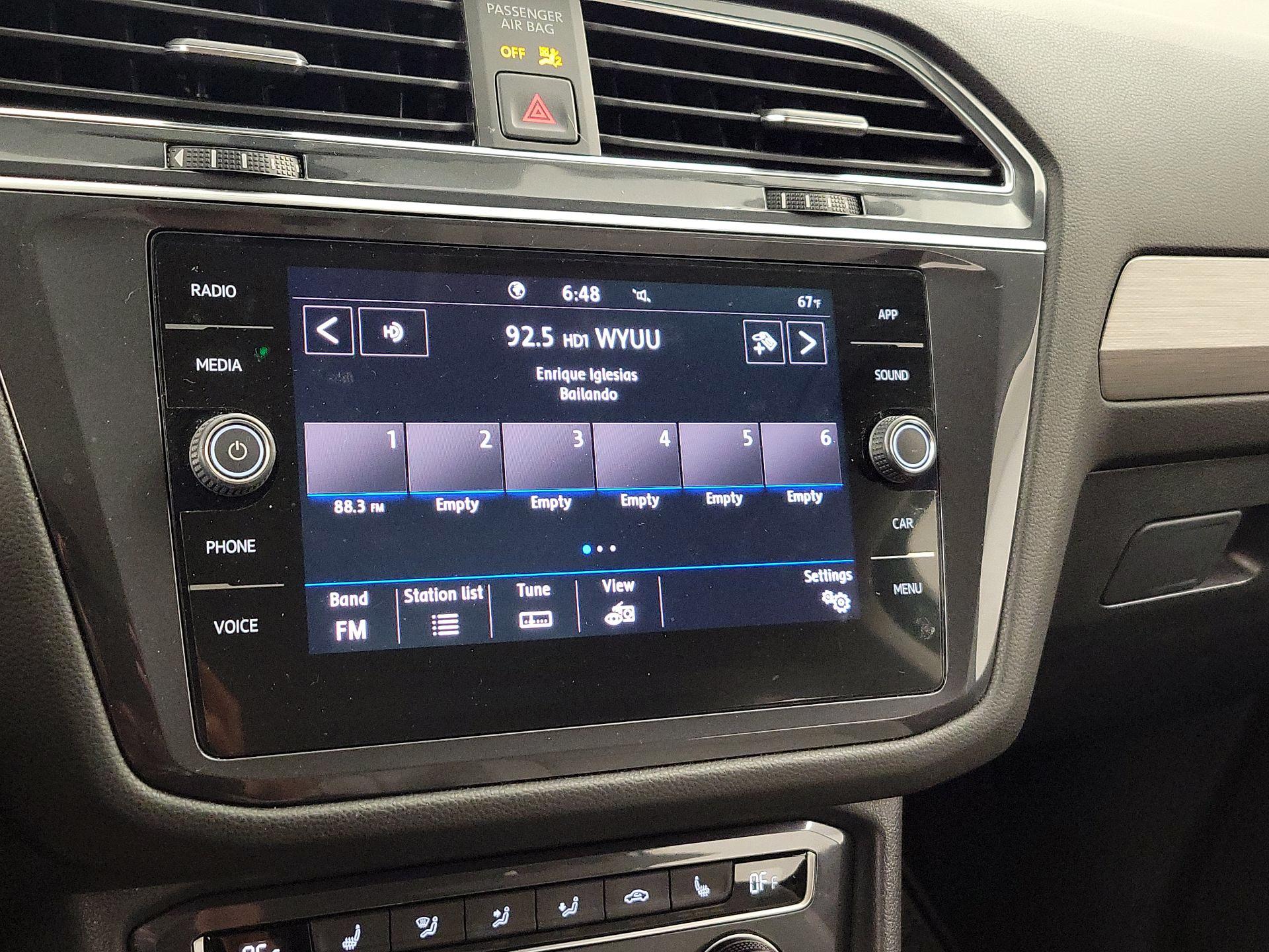 Thumbnail: 2020 Volkswagen Tiguan - 15