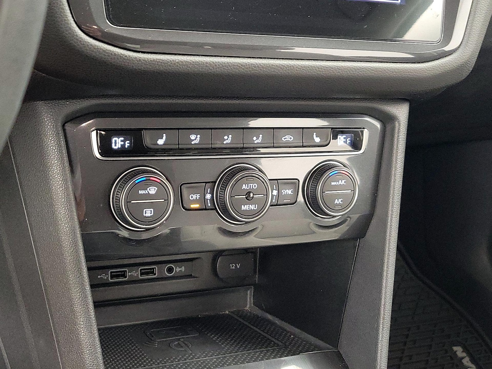 2020 Volkswagen Tiguan SE - Photo 17