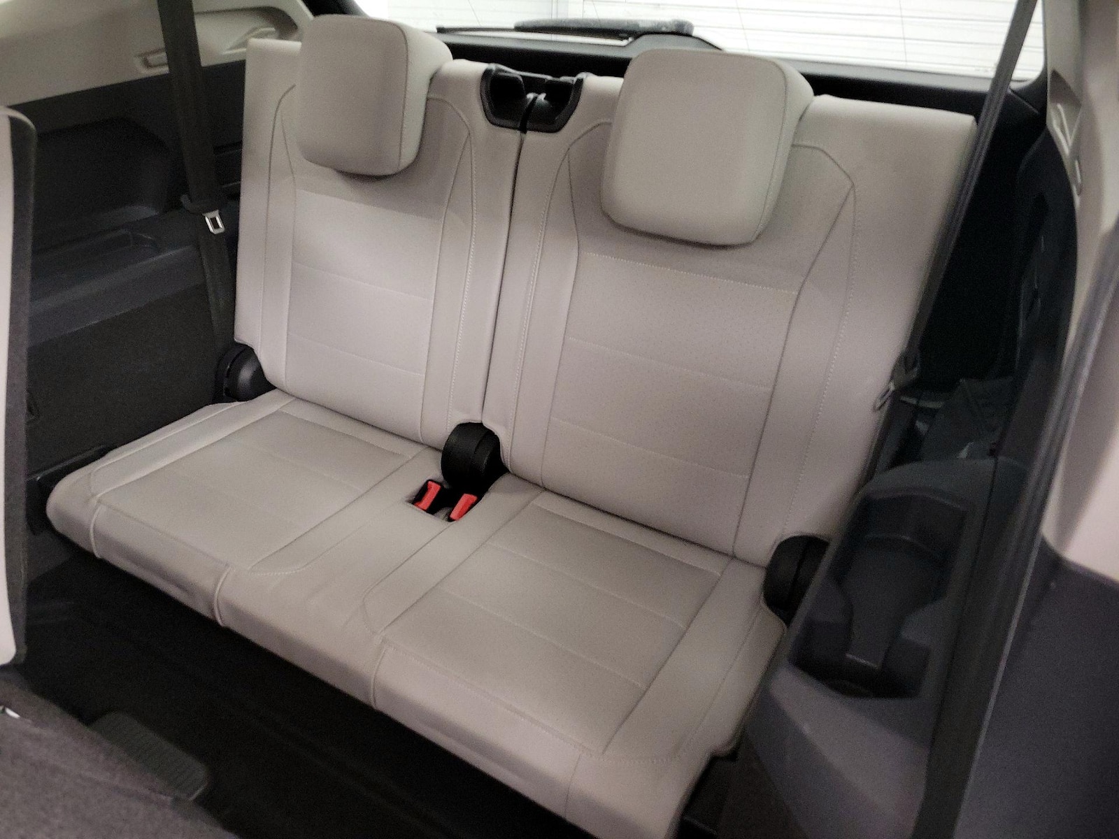 2020 Volkswagen Tiguan SE - Photo 21