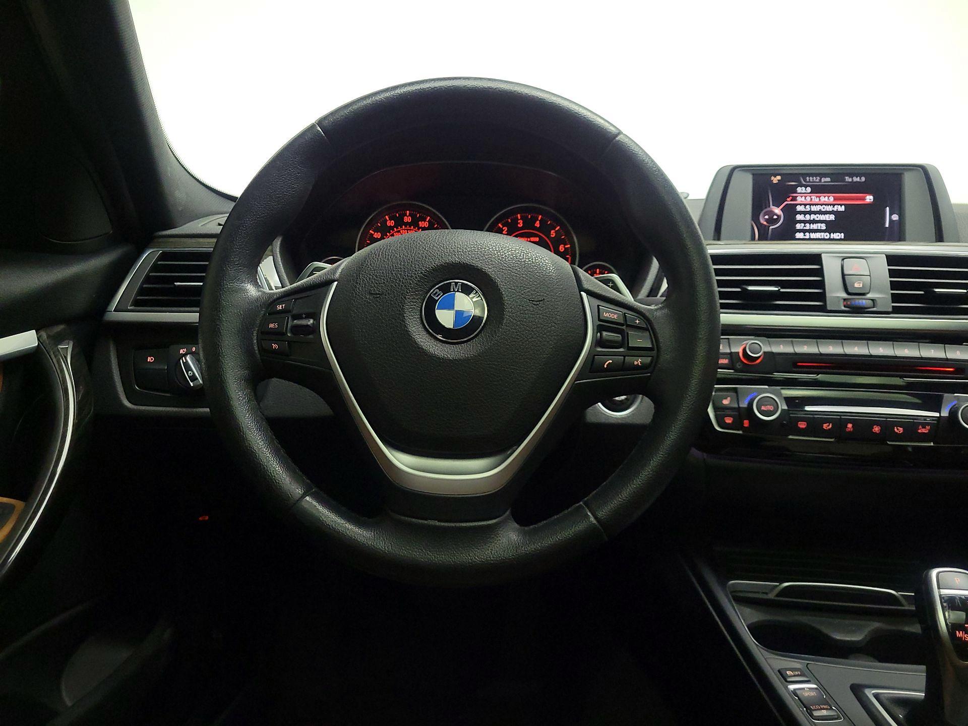 Thumbnail: 2016 BMW 3 Series - 10