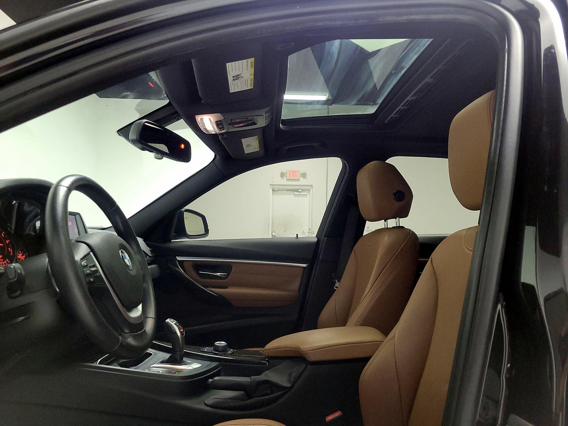 Thumbnail: 2016 BMW 3 Series - 19