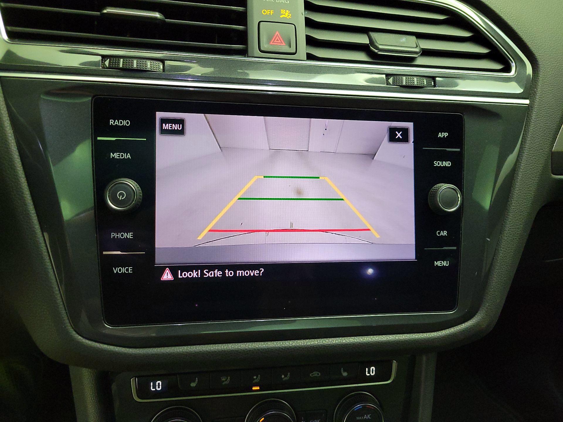 Thumbnail: 2020 Volkswagen Tiguan - 15
