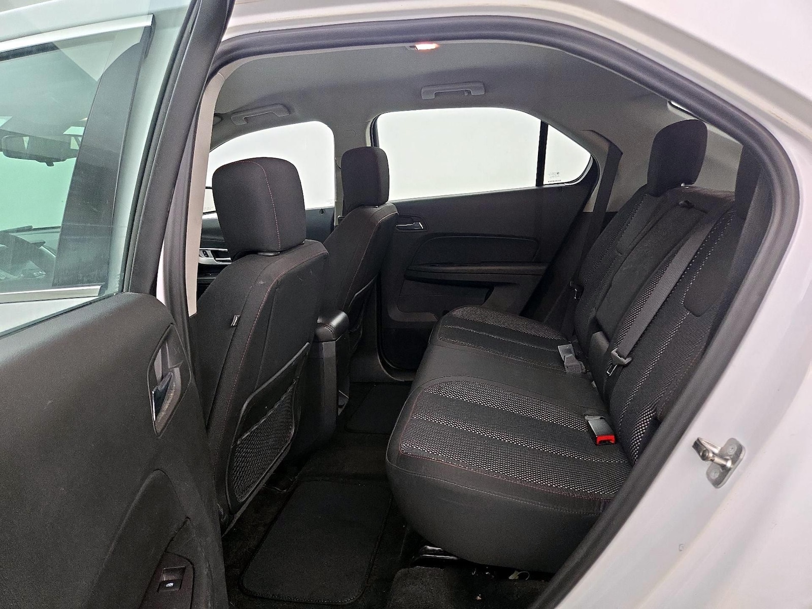 2017 Chevrolet Equinox LS - Photo 19