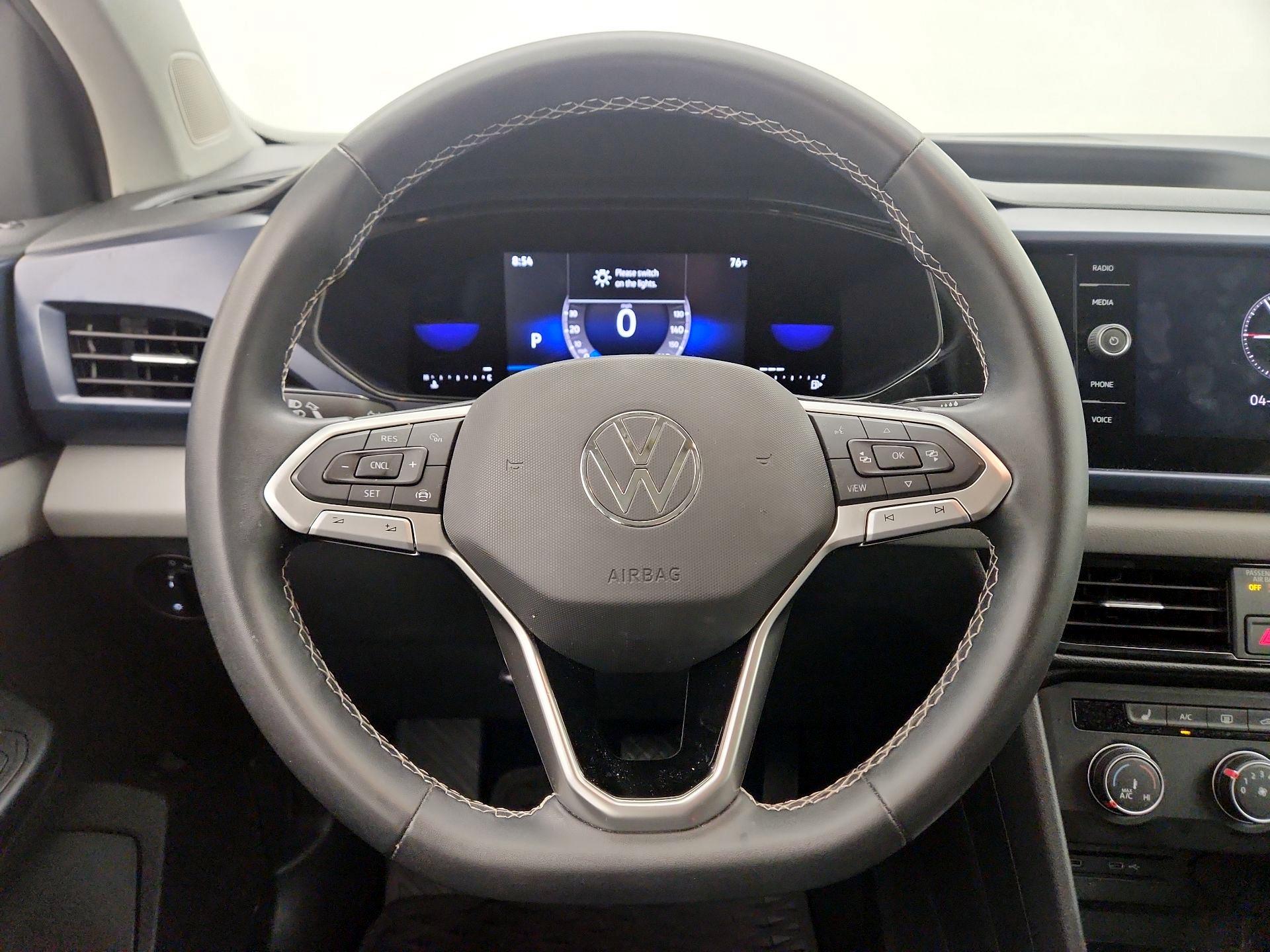 Thumbnail: 2022 Volkswagen Taos - 10