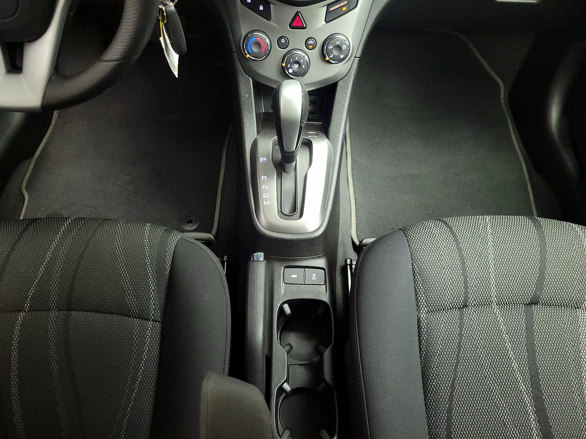 Thumbnail: 2017 Chevrolet Sonic - 17