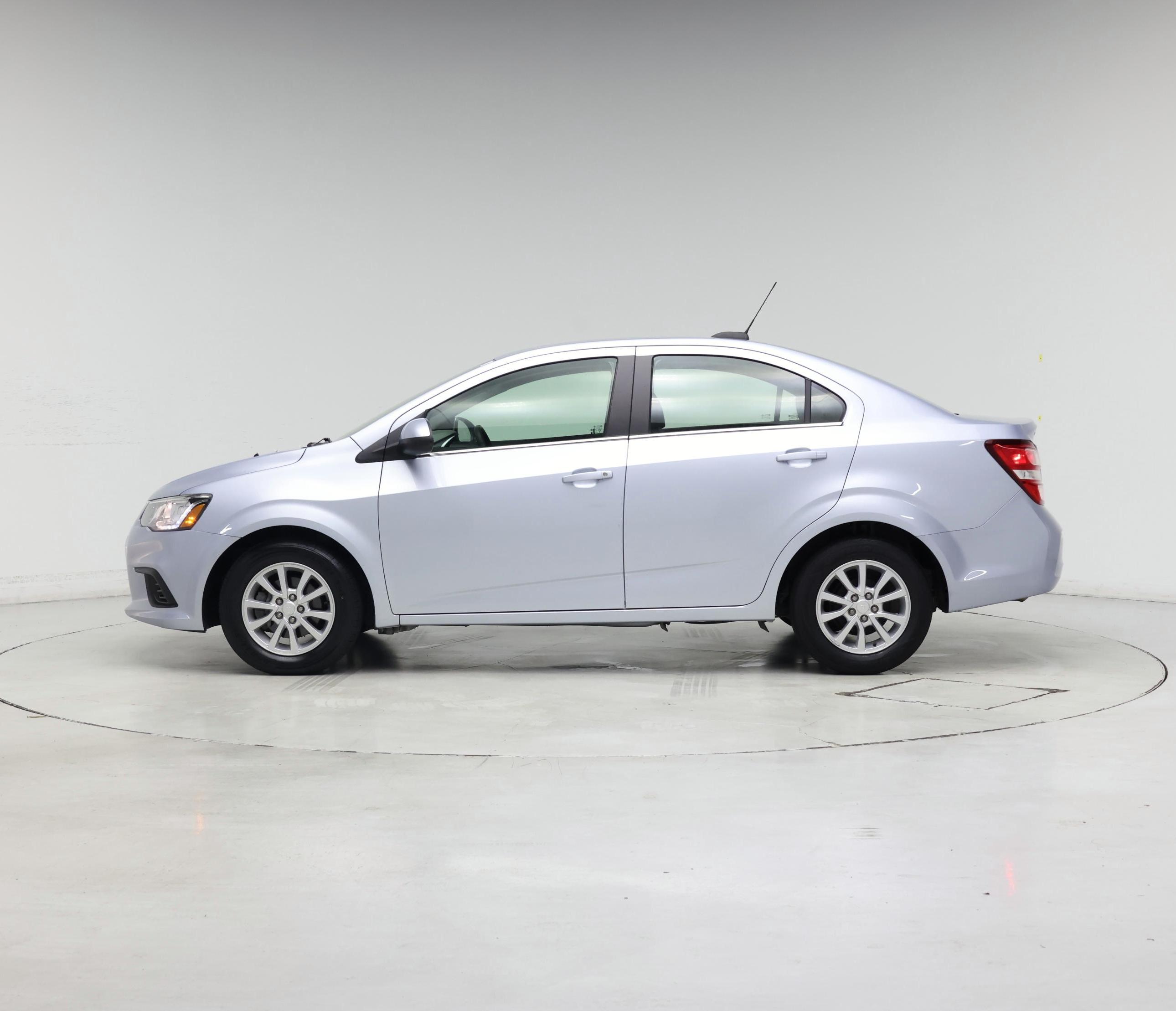 Thumbnail: 2017 Chevrolet Sonic - 3