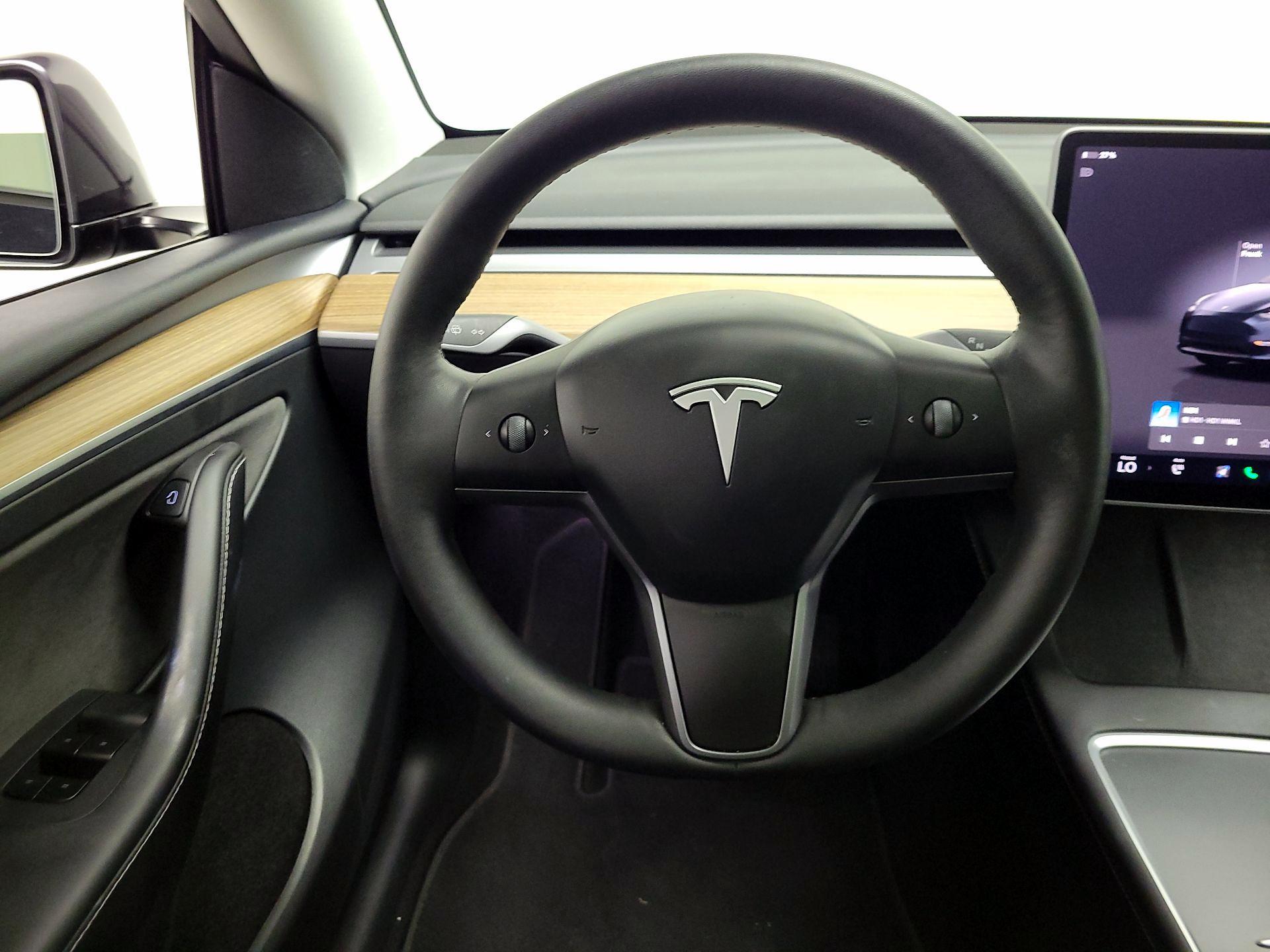 Thumbnail: 2025 Tesla Model Y - 10