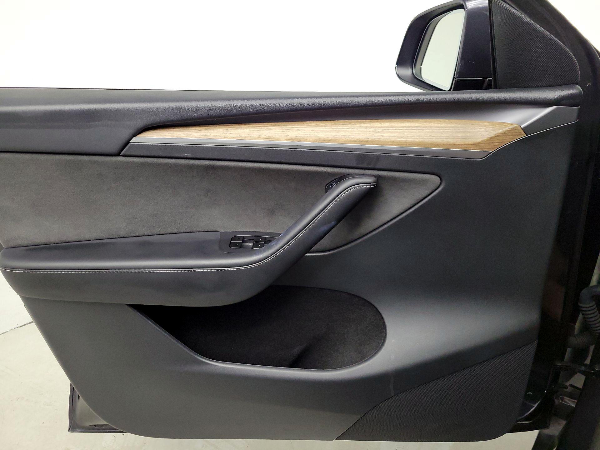 Thumbnail: 2025 Tesla Model Y - 12