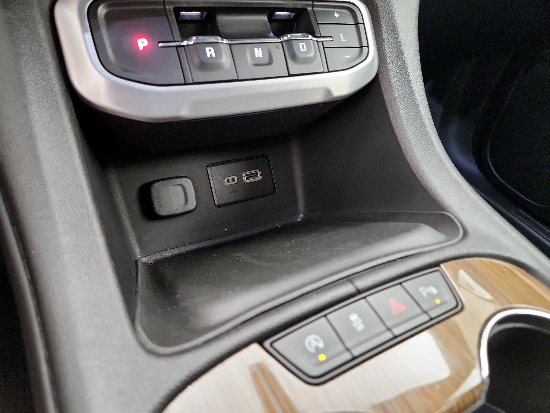 Thumbnail: 2020 GMC Acadia - 19