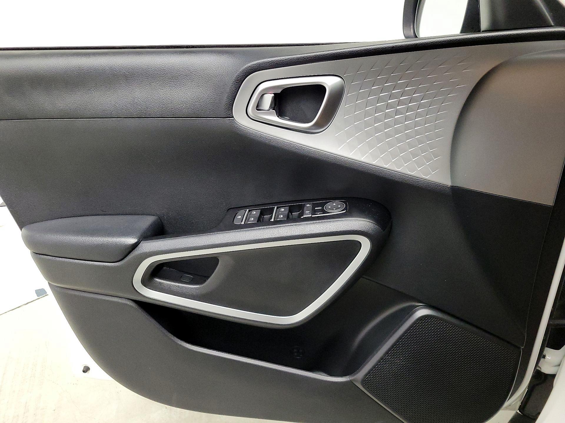 Thumbnail: 2020 Kia Soul - 12