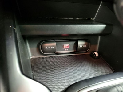 USB/AUX Ports