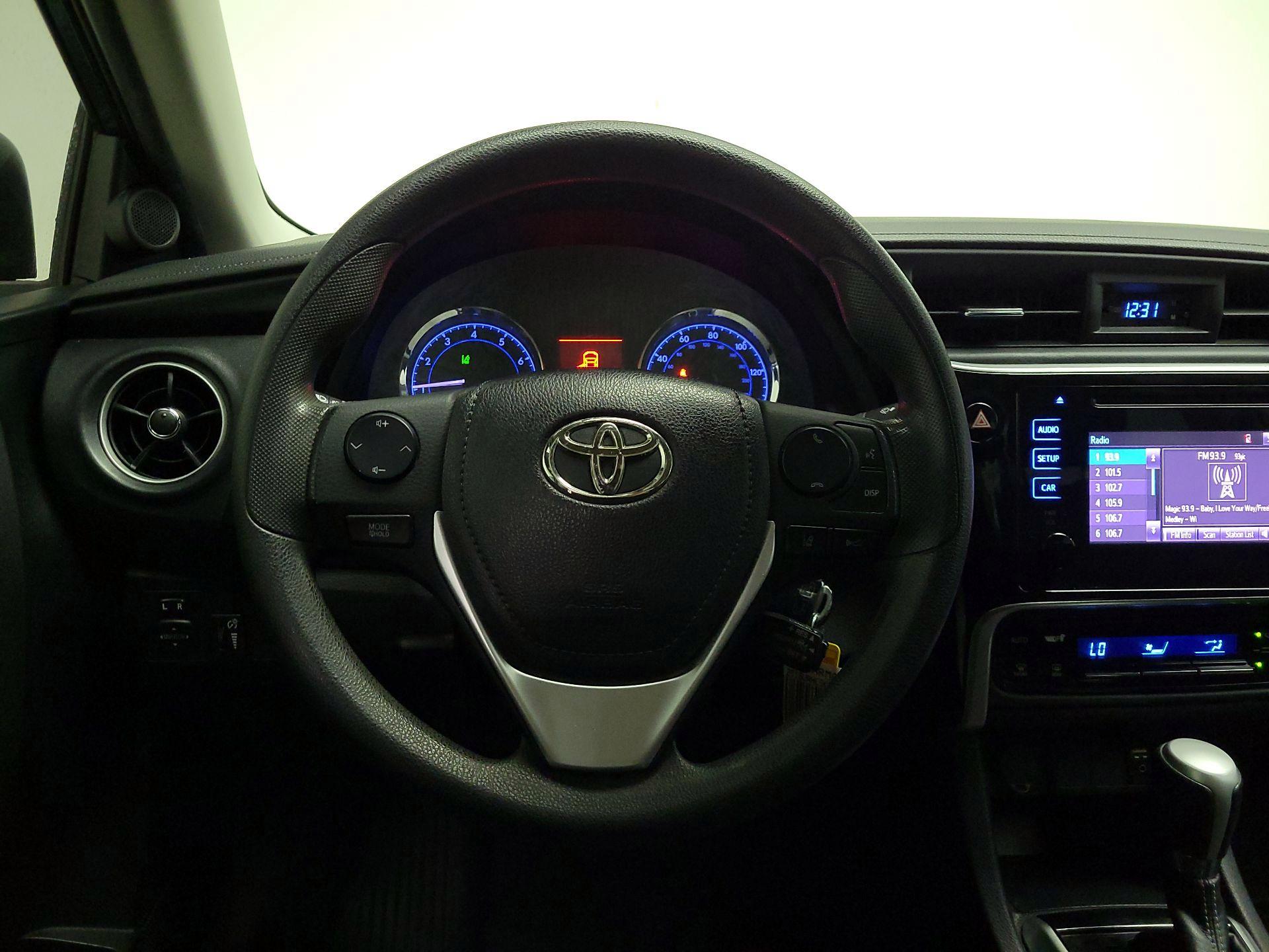 Thumbnail: 2019 Toyota Corolla - 10