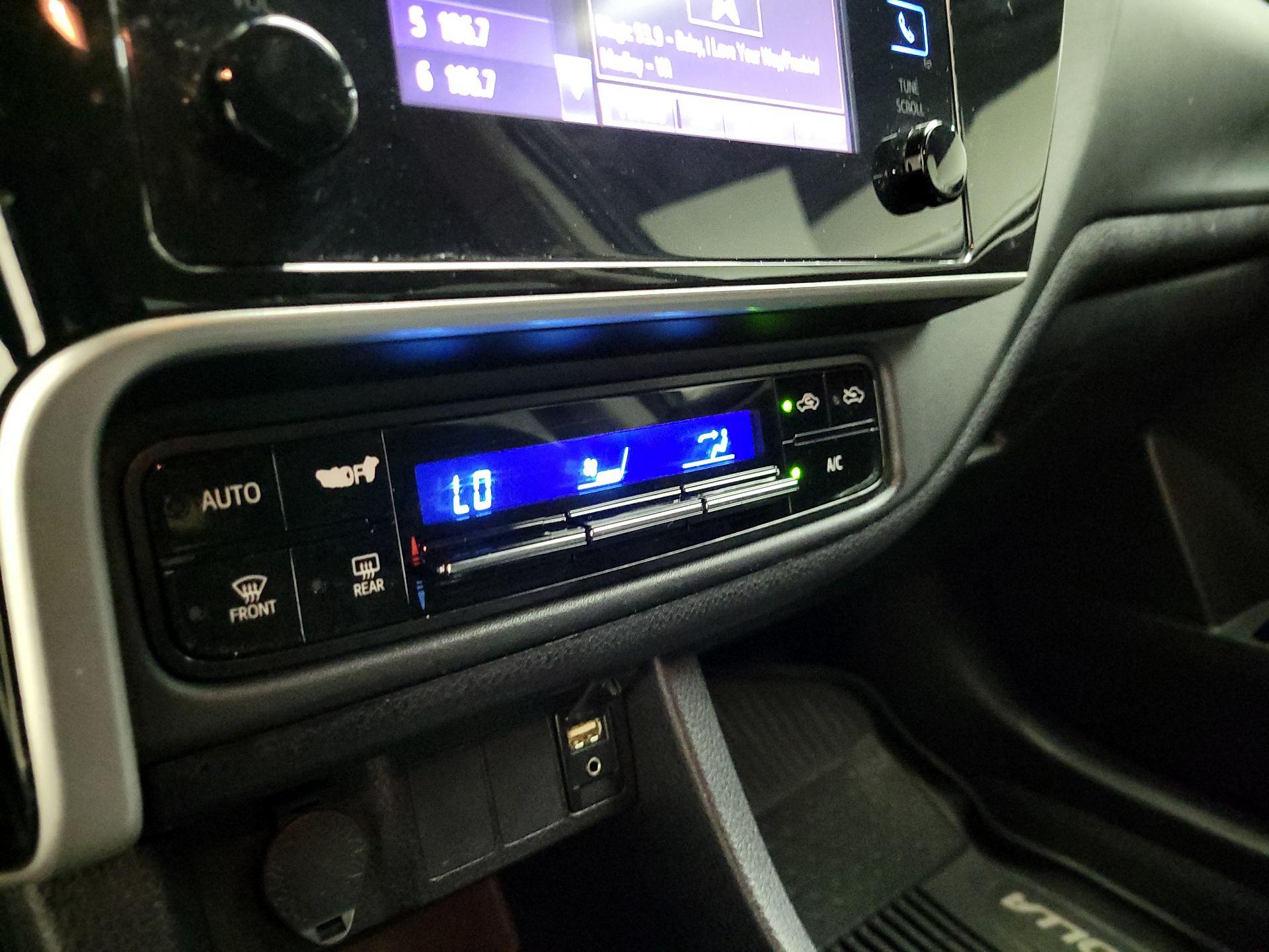 Thumbnail: 2019 Toyota Corolla - 16