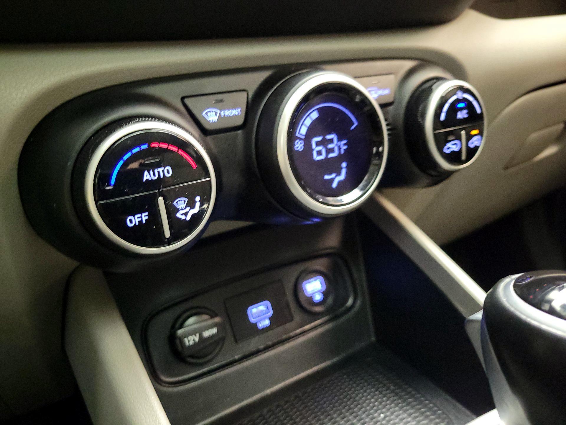 Thumbnail: 2020 Hyundai Venue - 16