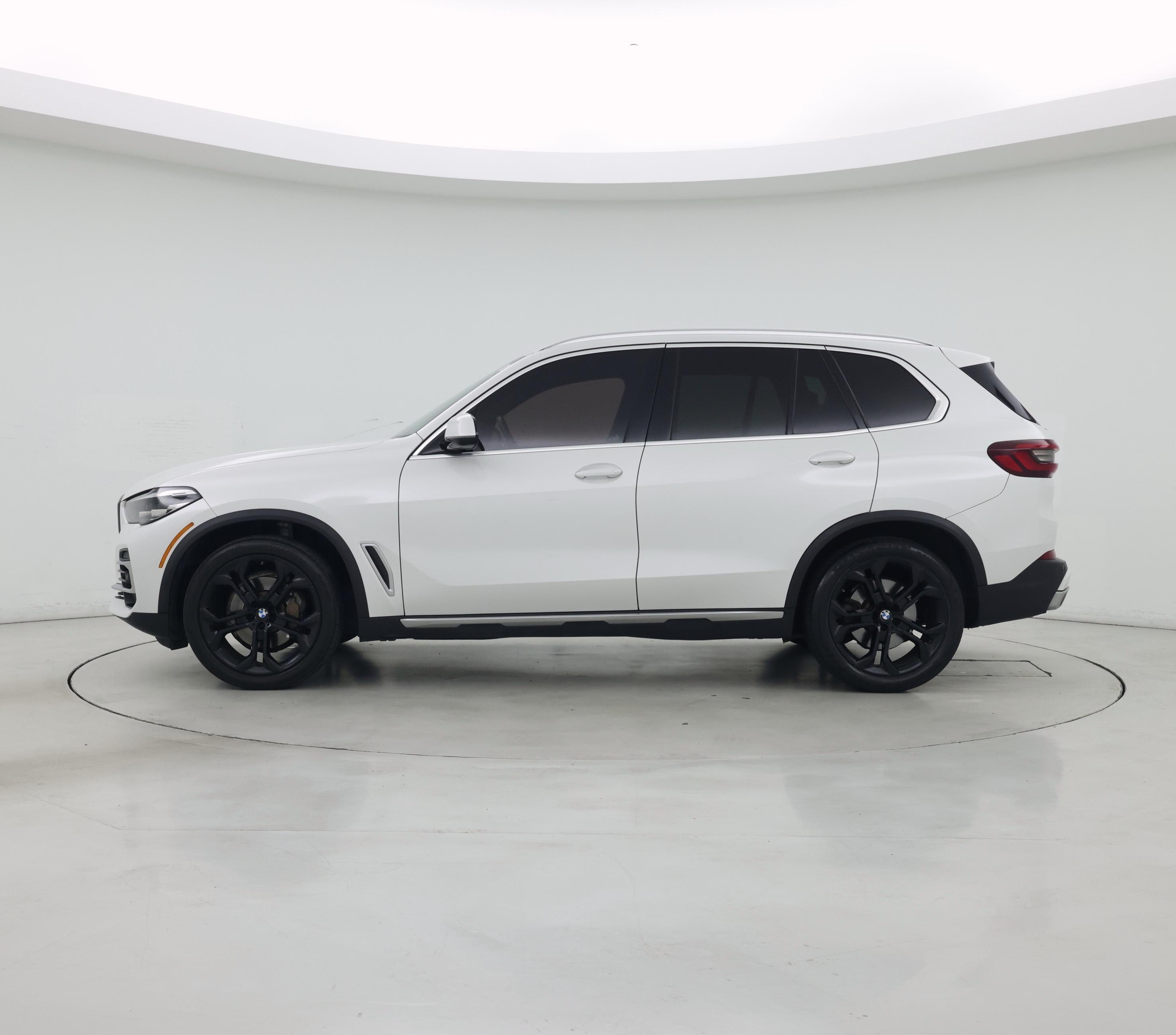 Thumbnail: 2023 BMW X5 - 3