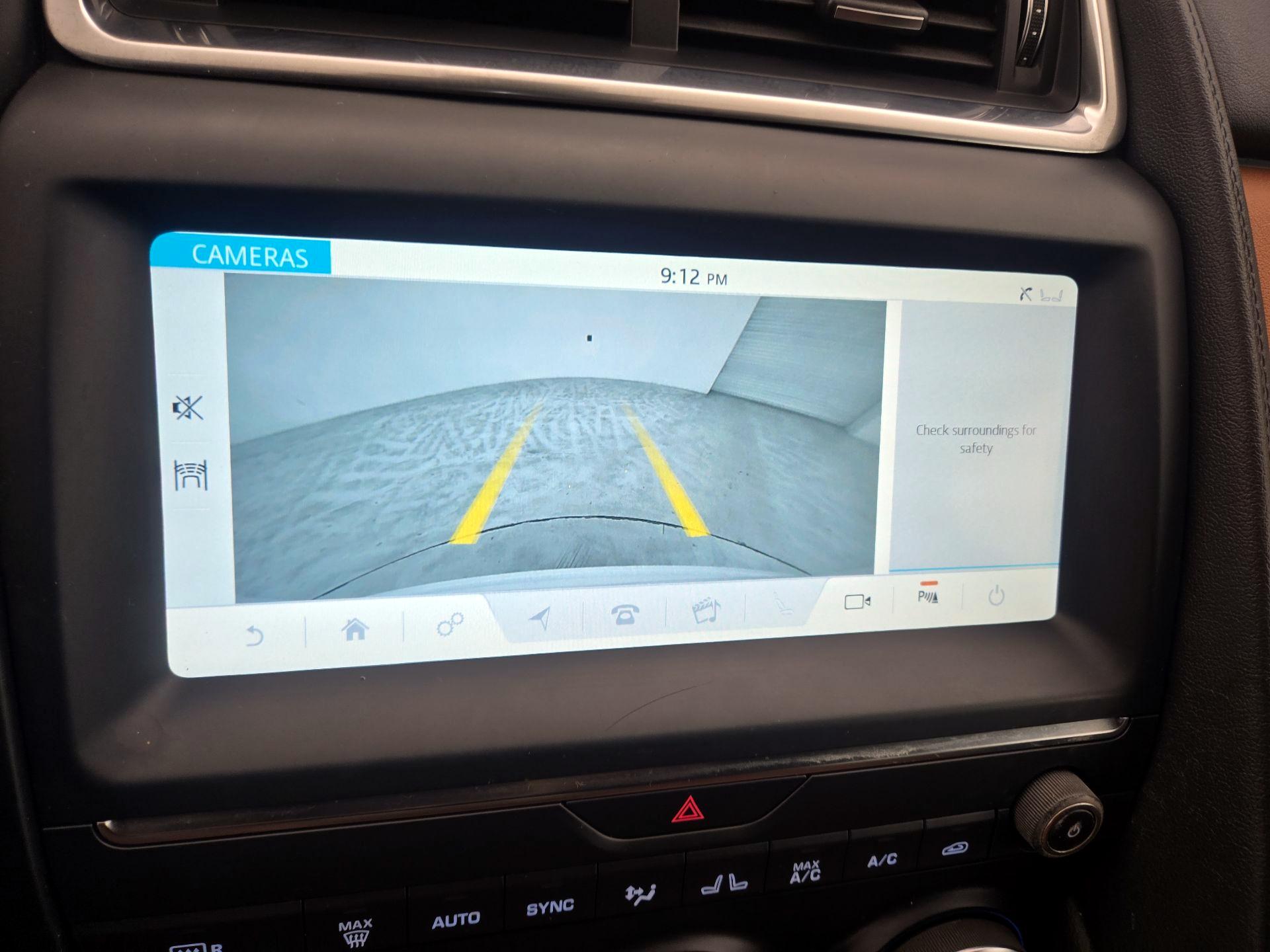 Thumbnail: 2019 Jaguar E-Pace - 15