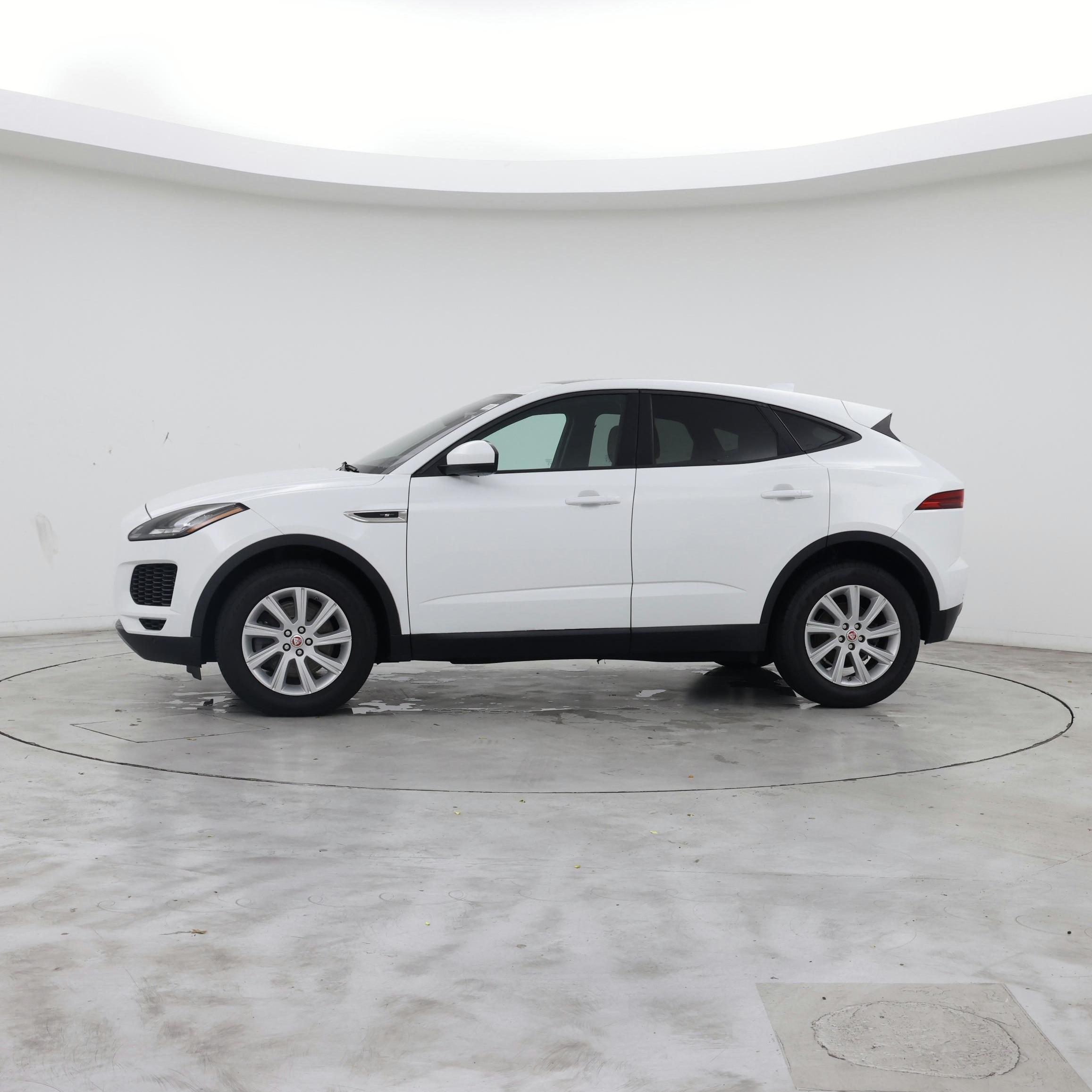 Thumbnail: 2019 Jaguar E-Pace - 3