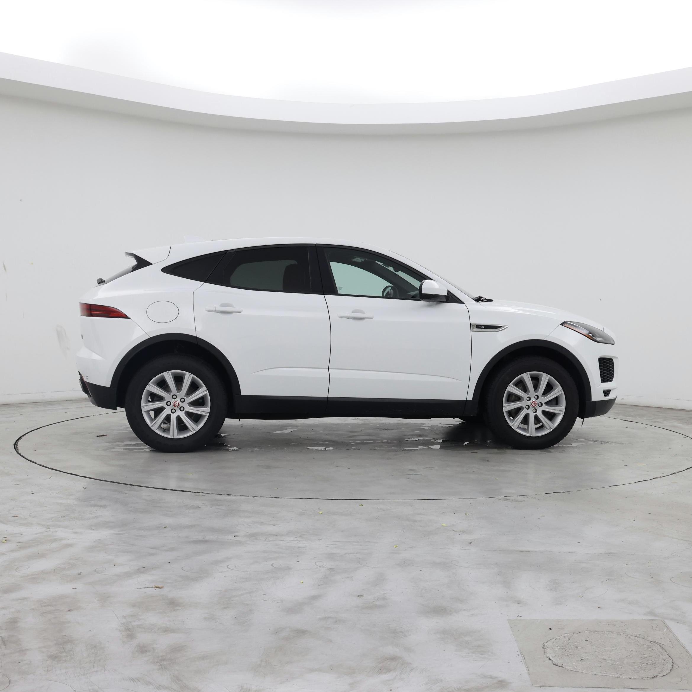 Thumbnail: 2019 Jaguar E-Pace - 7