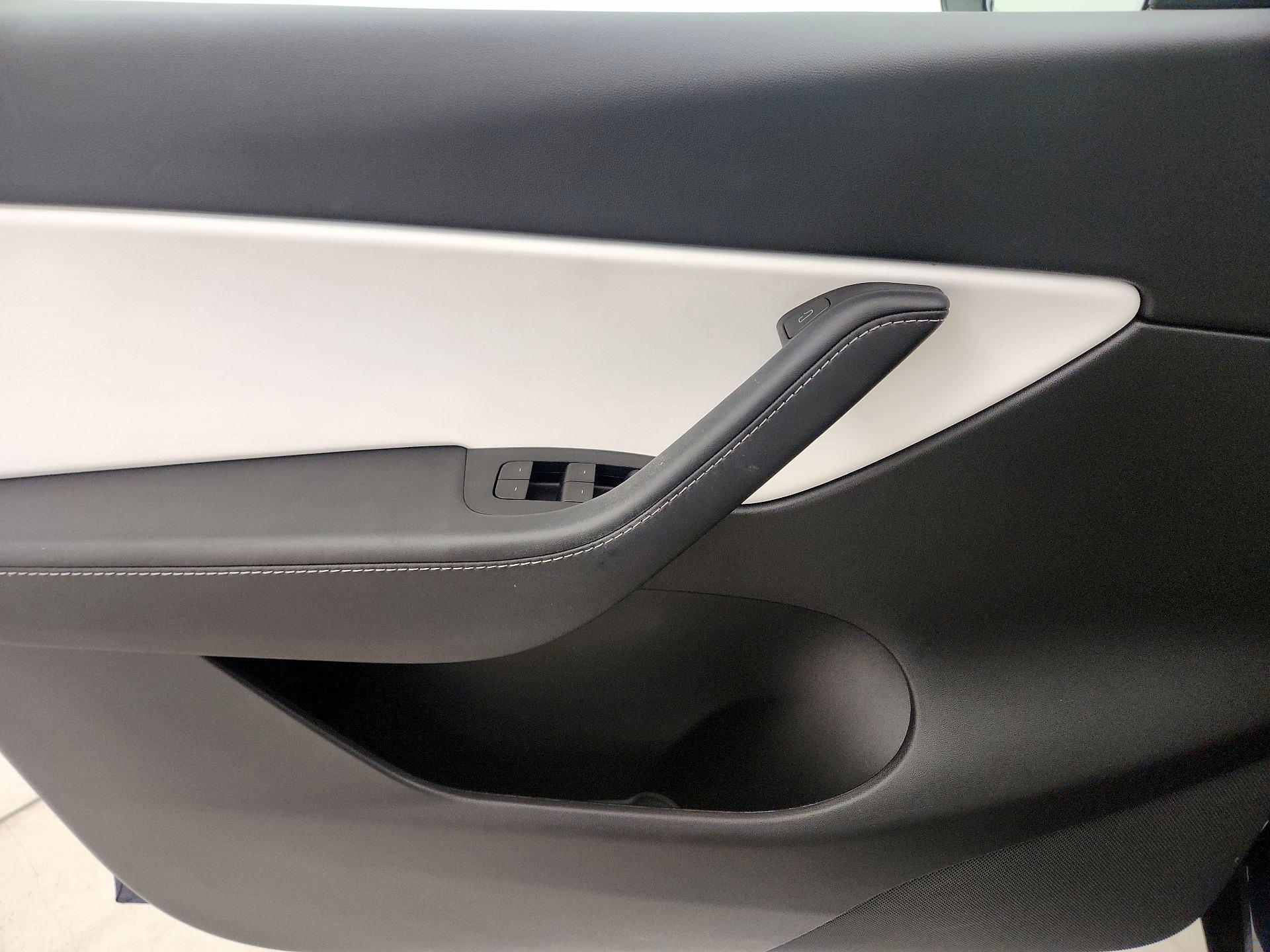 Thumbnail: 2022 Tesla Model Y - 12