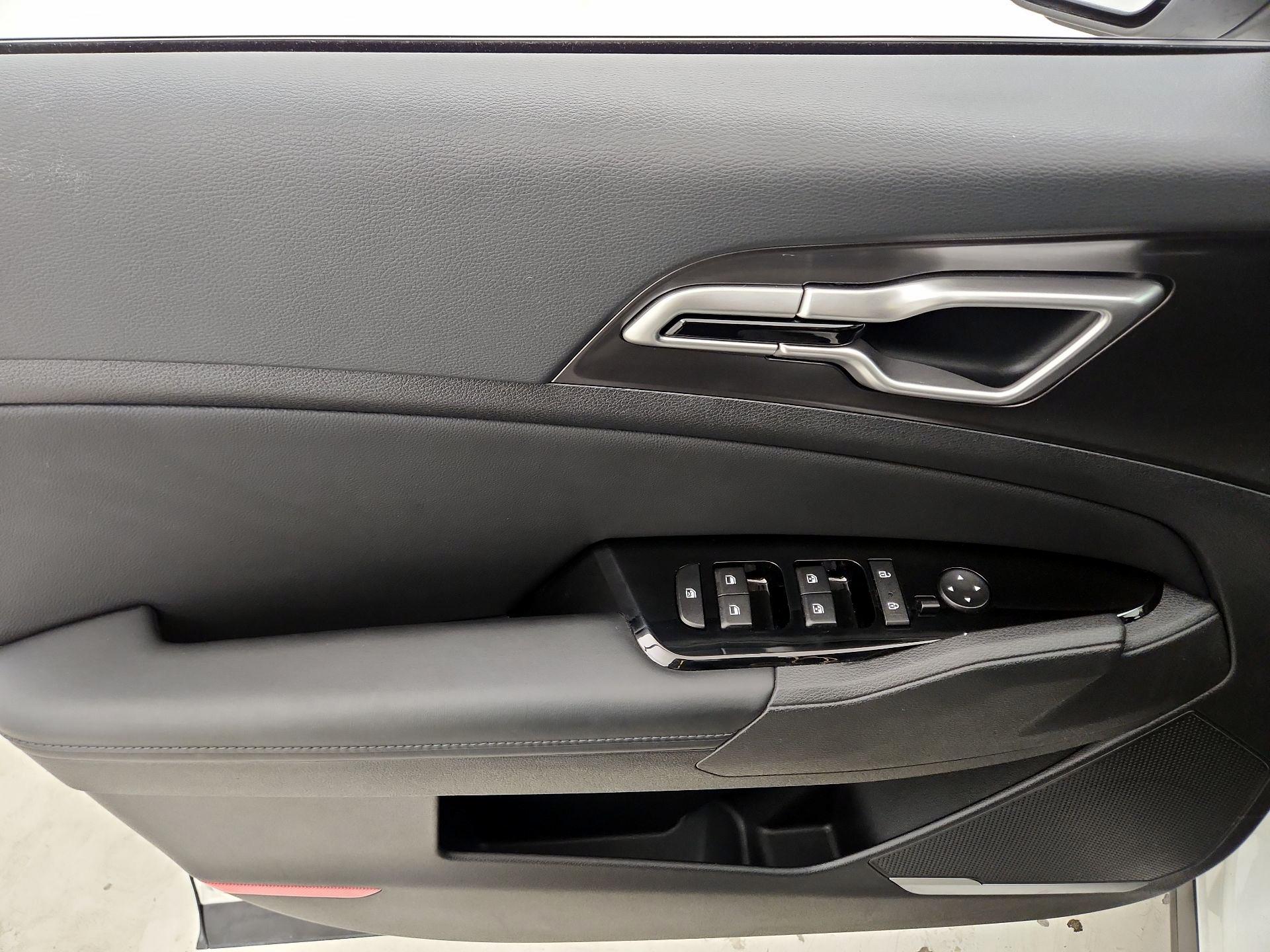 Thumbnail: 2024 Kia Sportage - 12