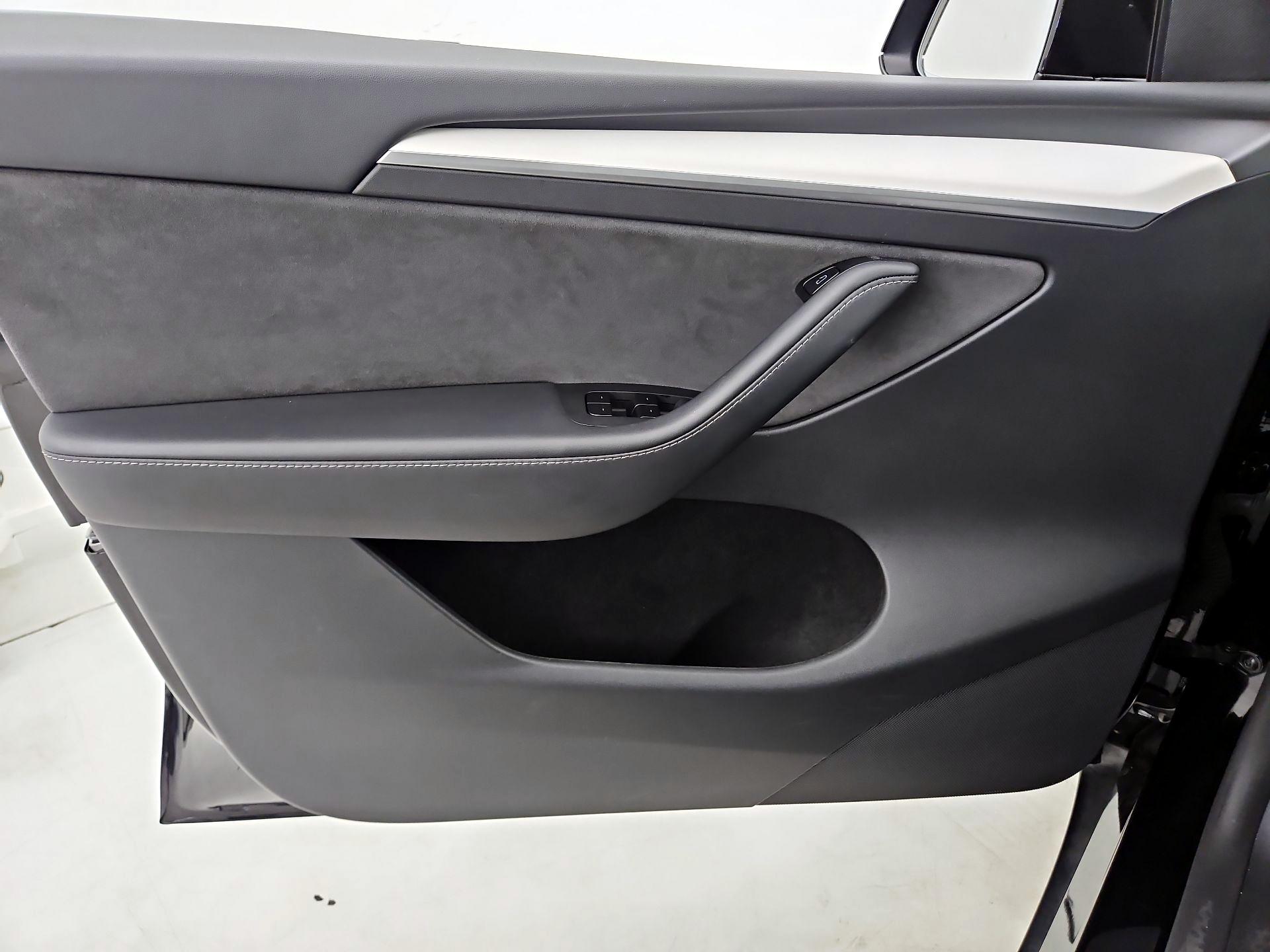 Thumbnail: 2025 Tesla Model Y - 12