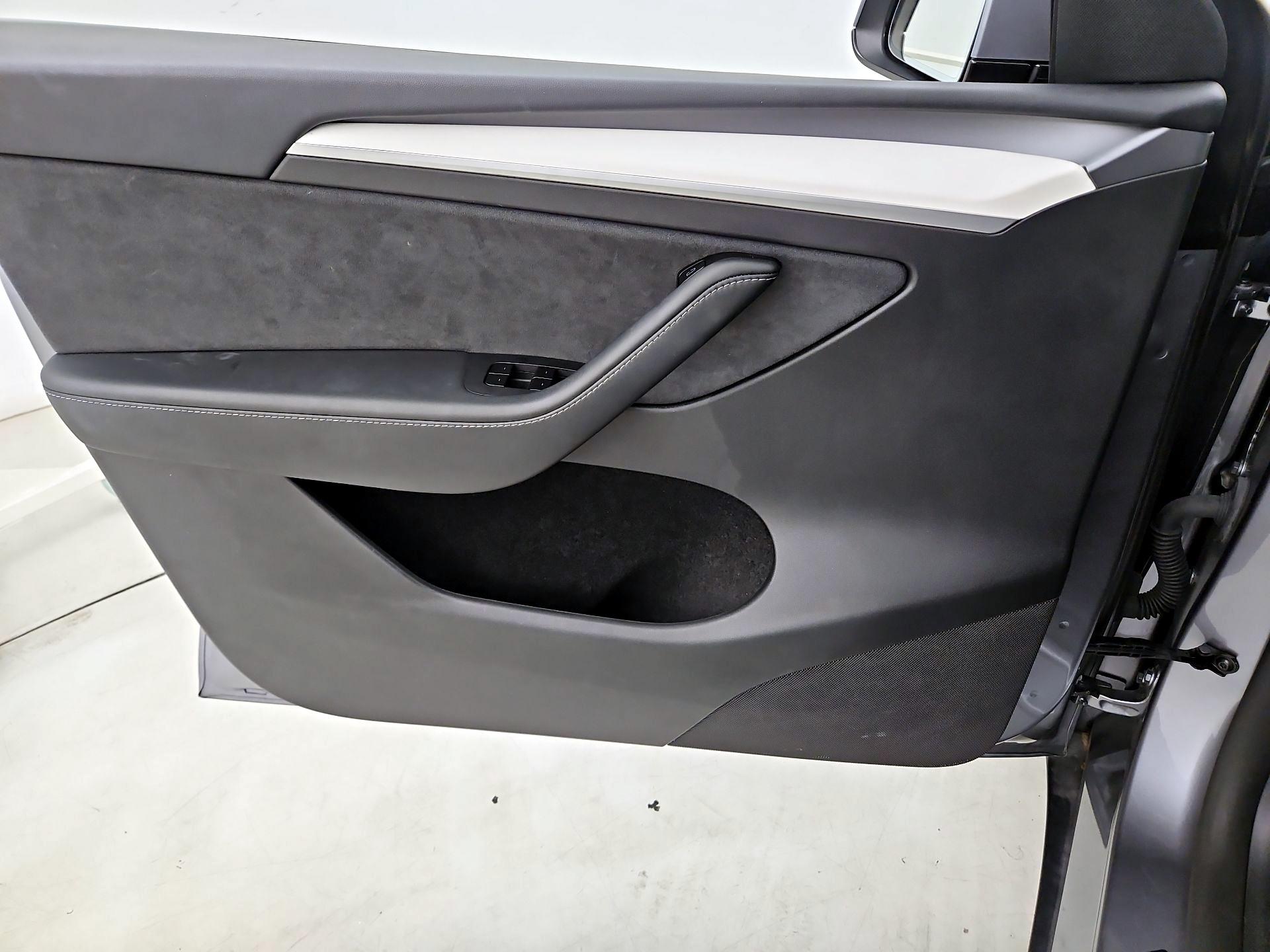 Thumbnail: 2025 Tesla Model Y - 12