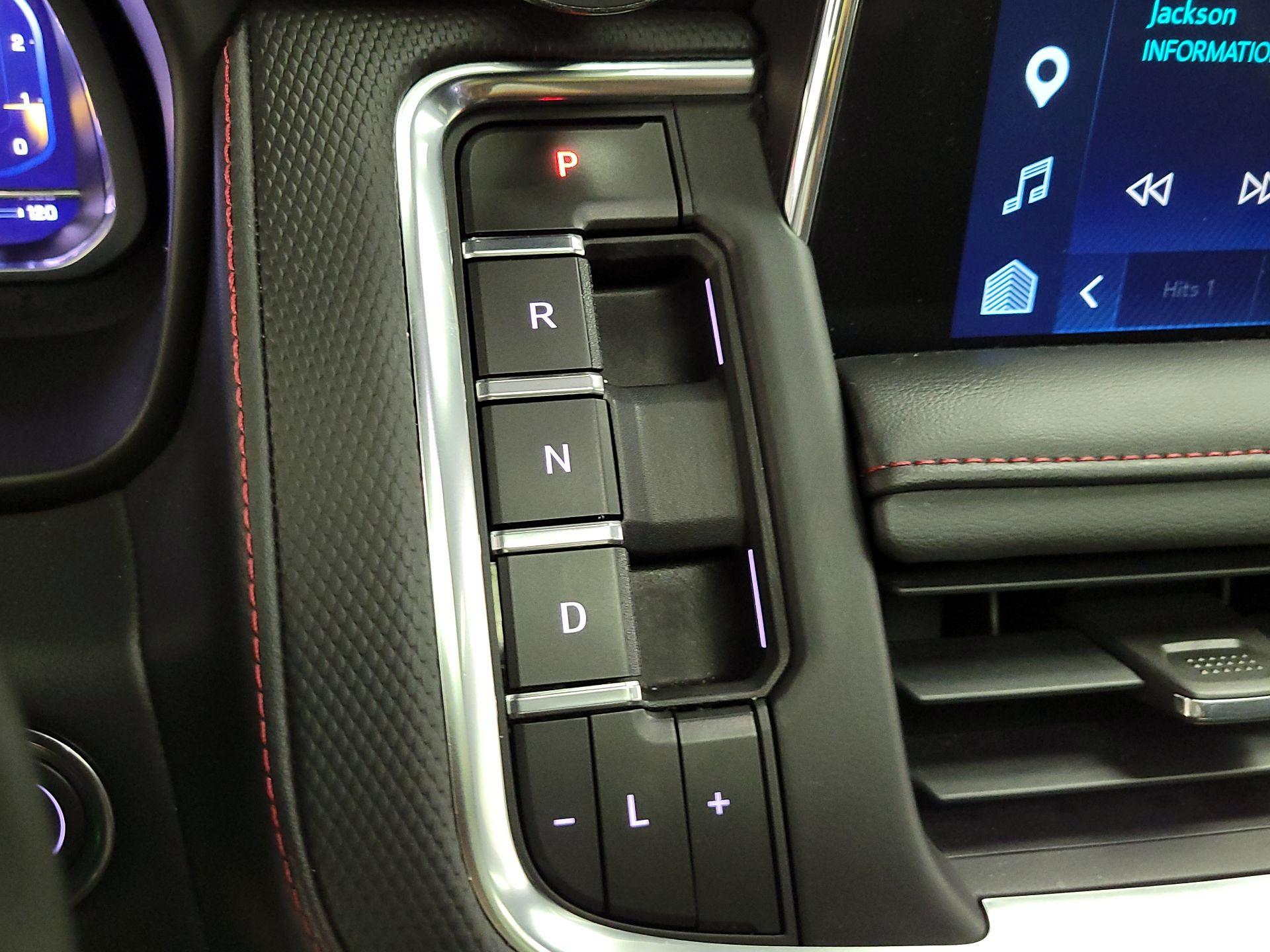 Thumbnail: 2023 Chevrolet Suburban - 17