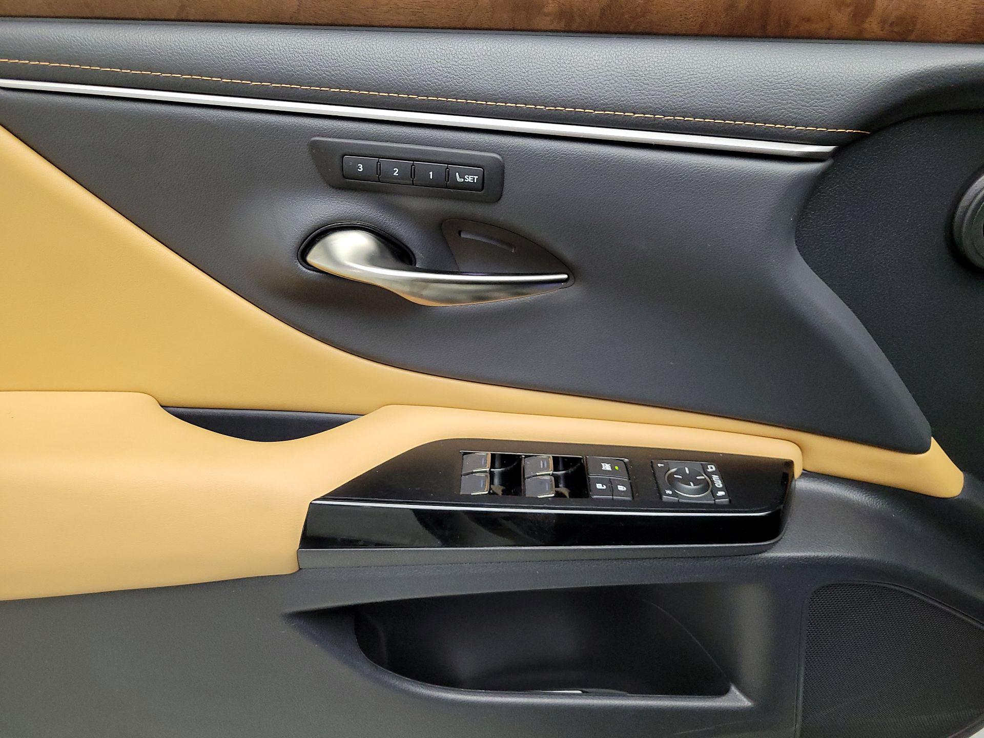 Thumbnail: 2023 Lexus ES - 12